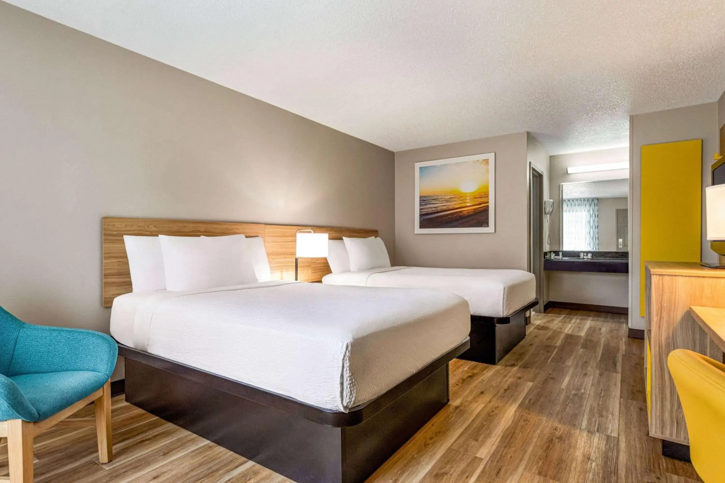 Deluxe Double Room with Two Double Beds - Non-Smoking in Days Inn by Wyndham Kuttawa/Eddyville Deluxe Double Room with Two Double Beds - Non-Smoking in Days Inn by Wyndham Kuttawa/Eddyville