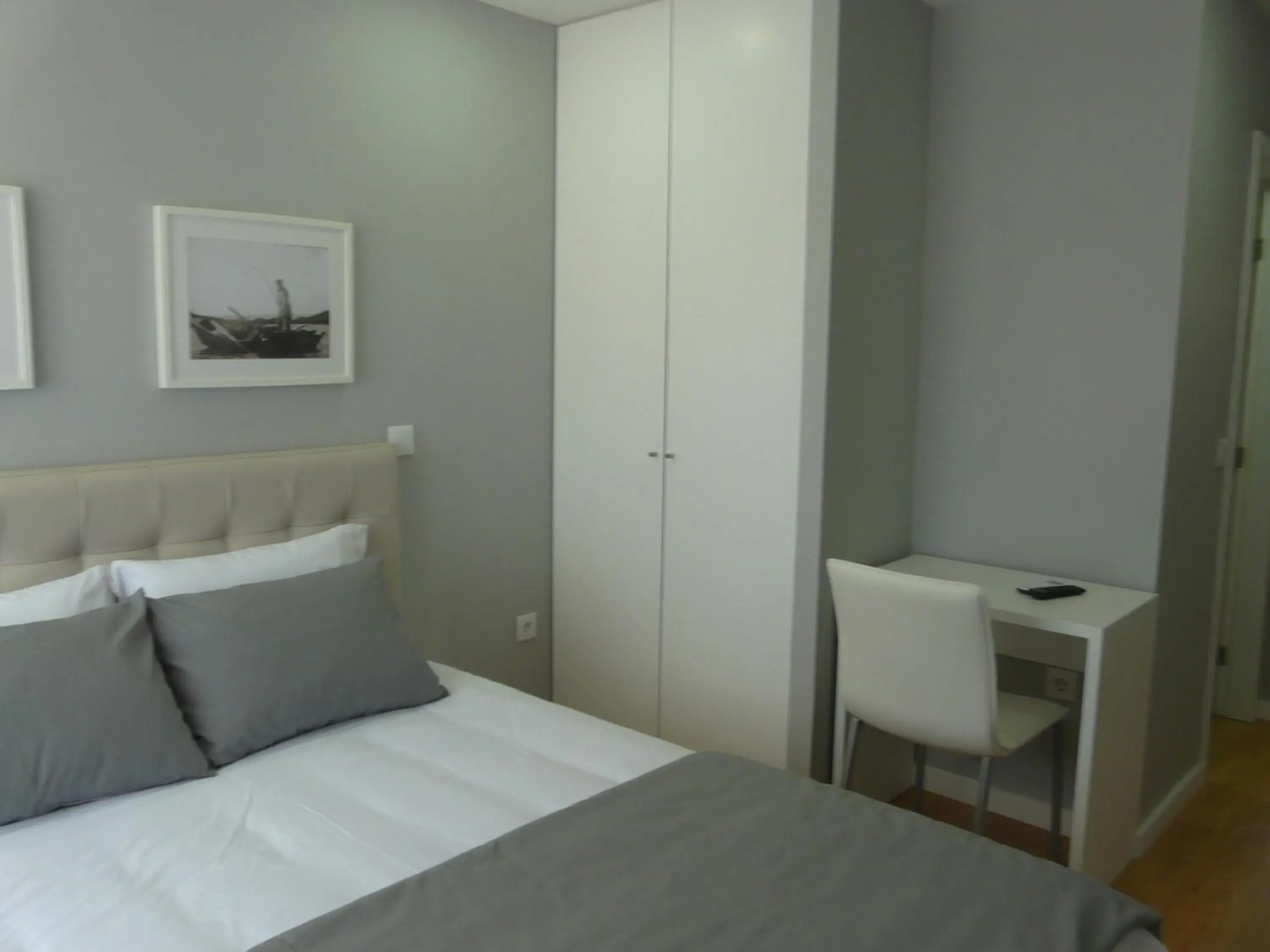 Superior Double Room in CMB Guesthouse Superior Double Room in CMB Guesthouse