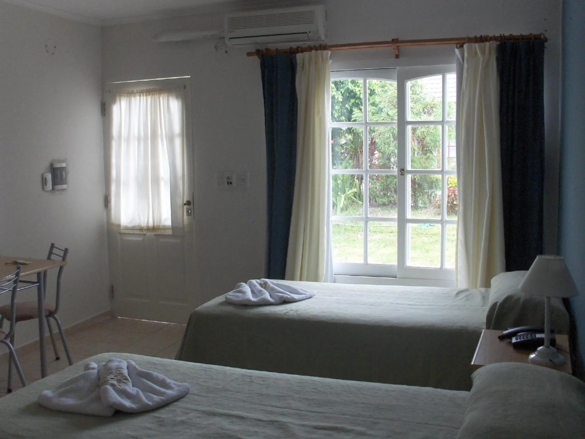 Day, Bed in Brisas del Lago Apart y Hotel