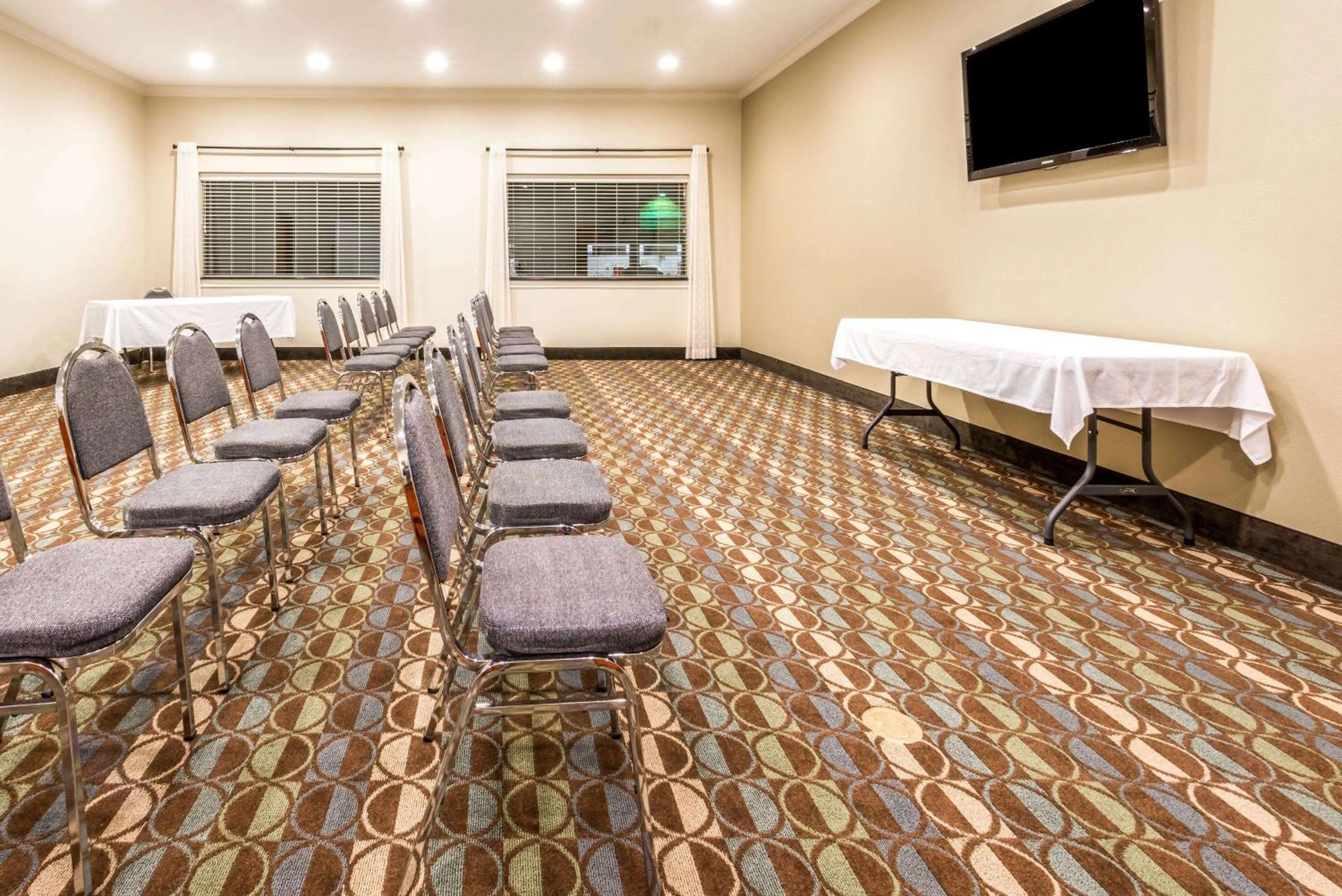 Meeting/conference room in Ramada by Wyndham College Station