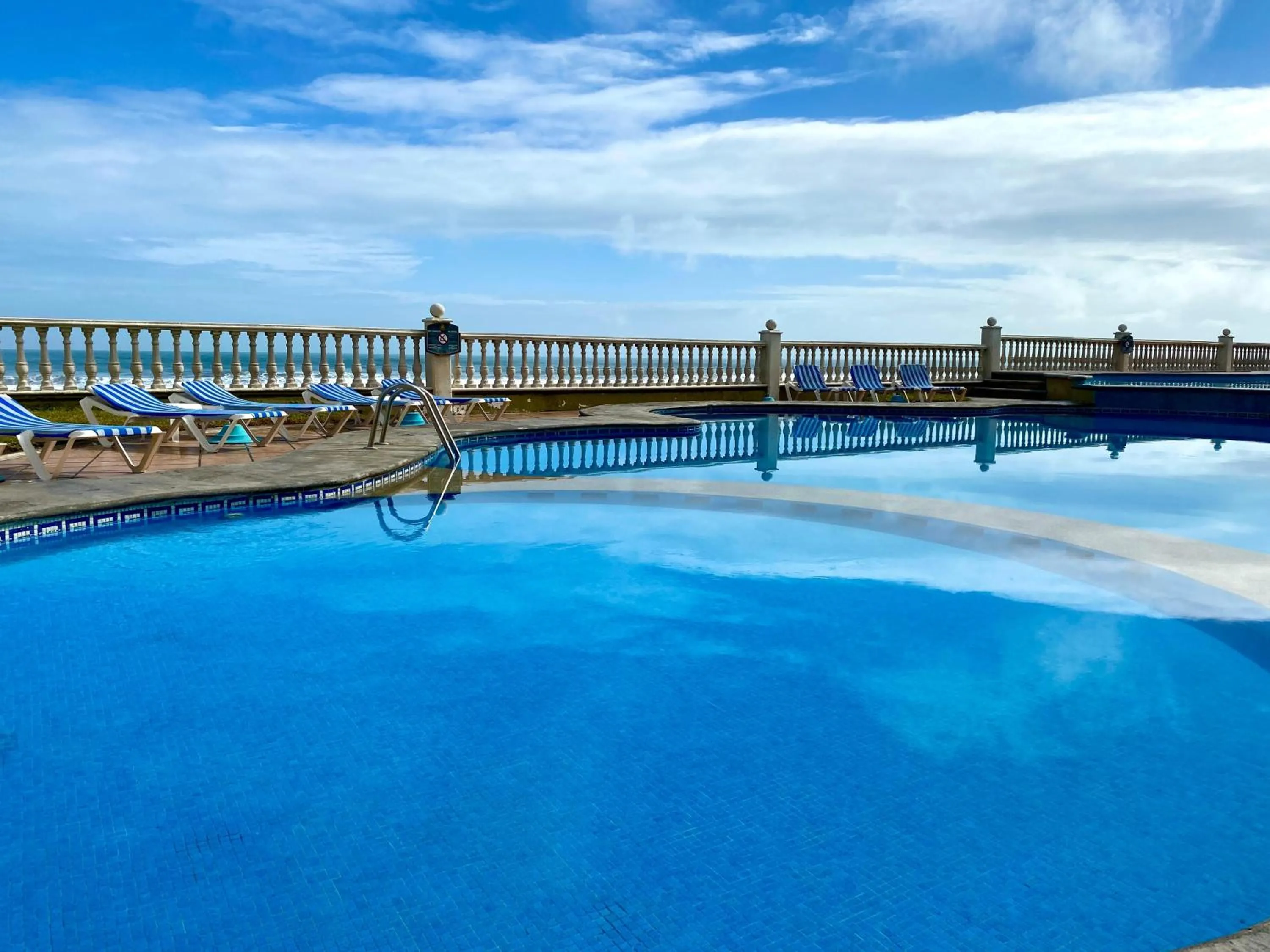 Swimming pool in Astur Hotel & Residence