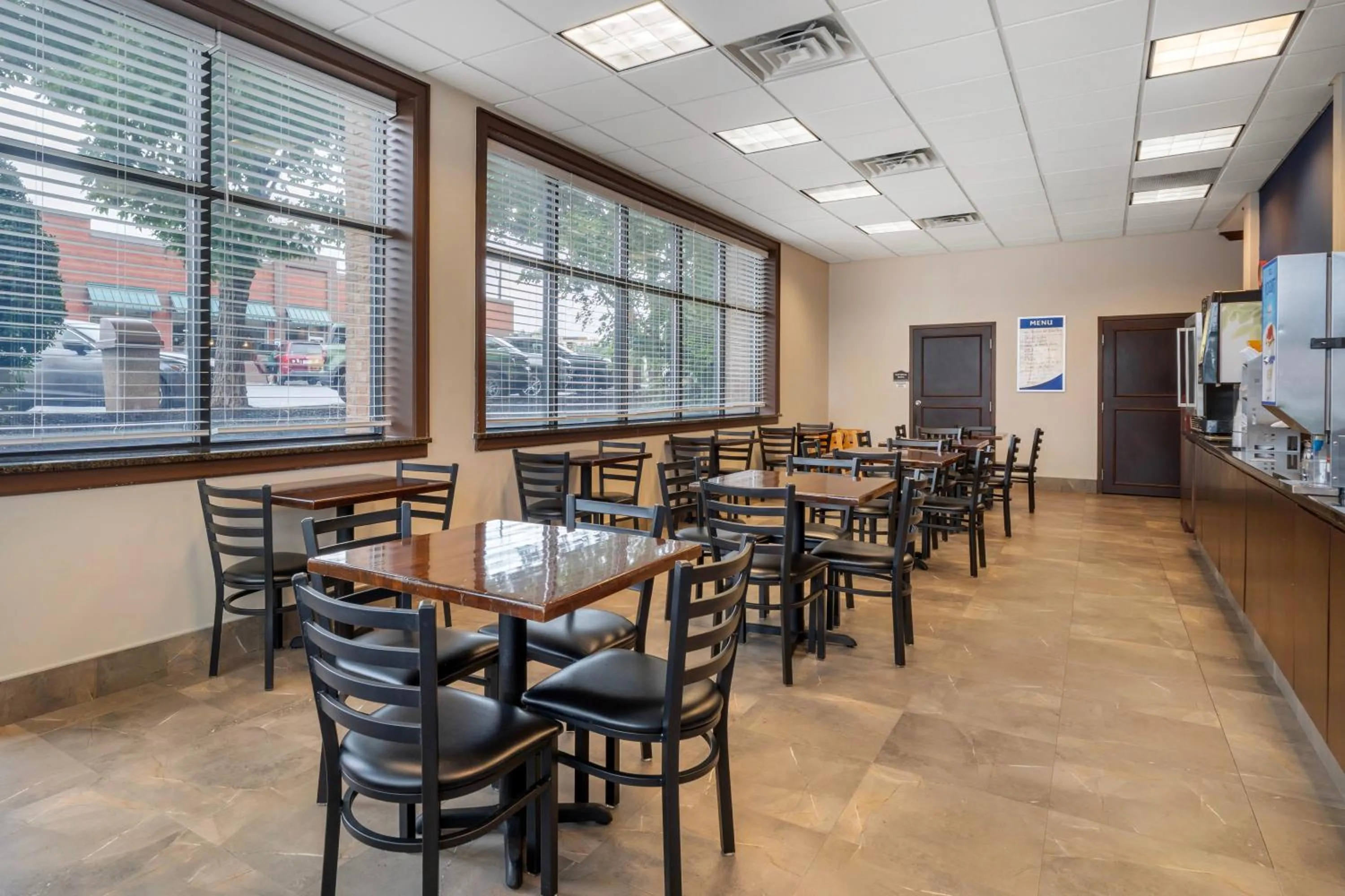 Breakfast in Best Western Acworth Inn