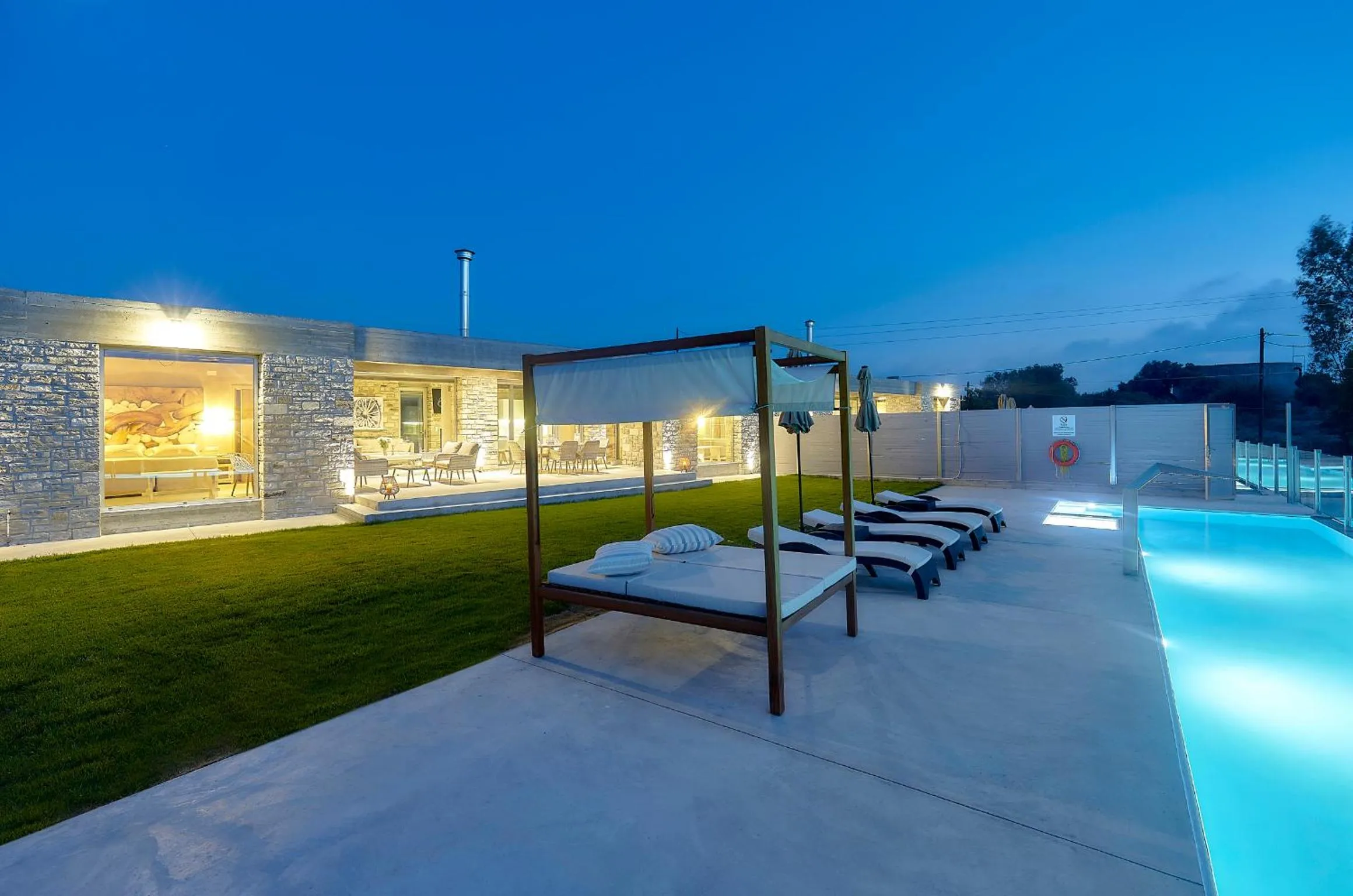 Garden in Kouros n' Kori Villas