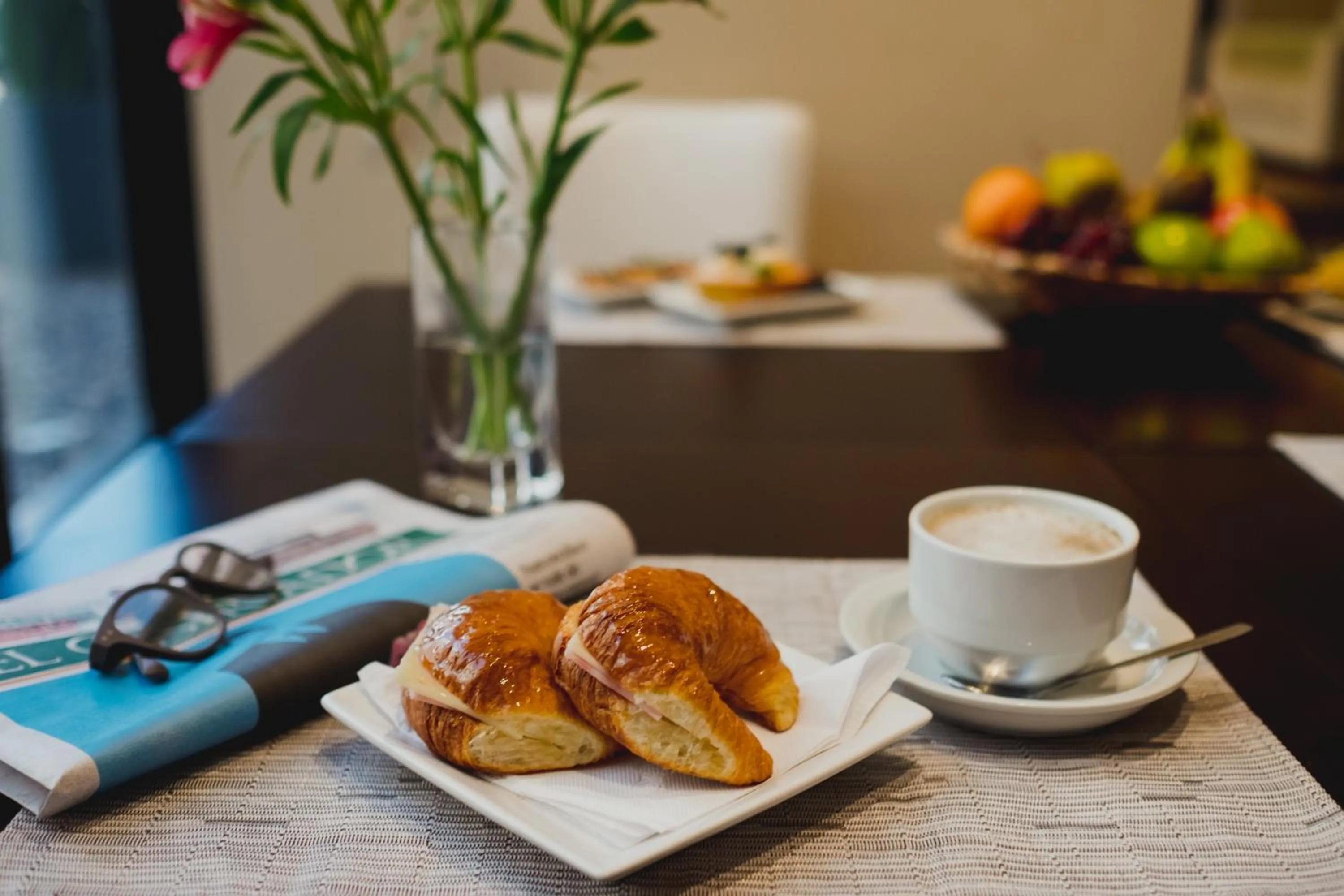 Restaurant/places to eat in After Hotel Montevideo