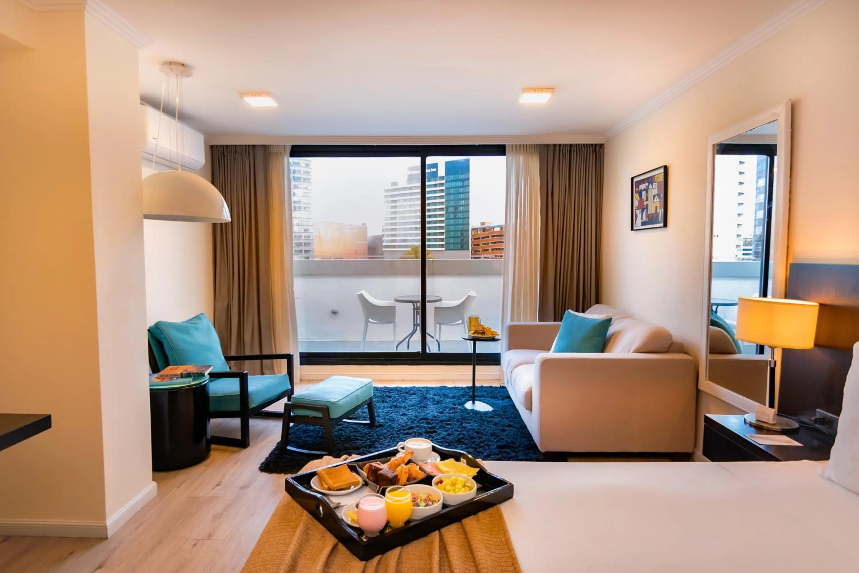 Photo of the whole room in After Hotel Montevideo