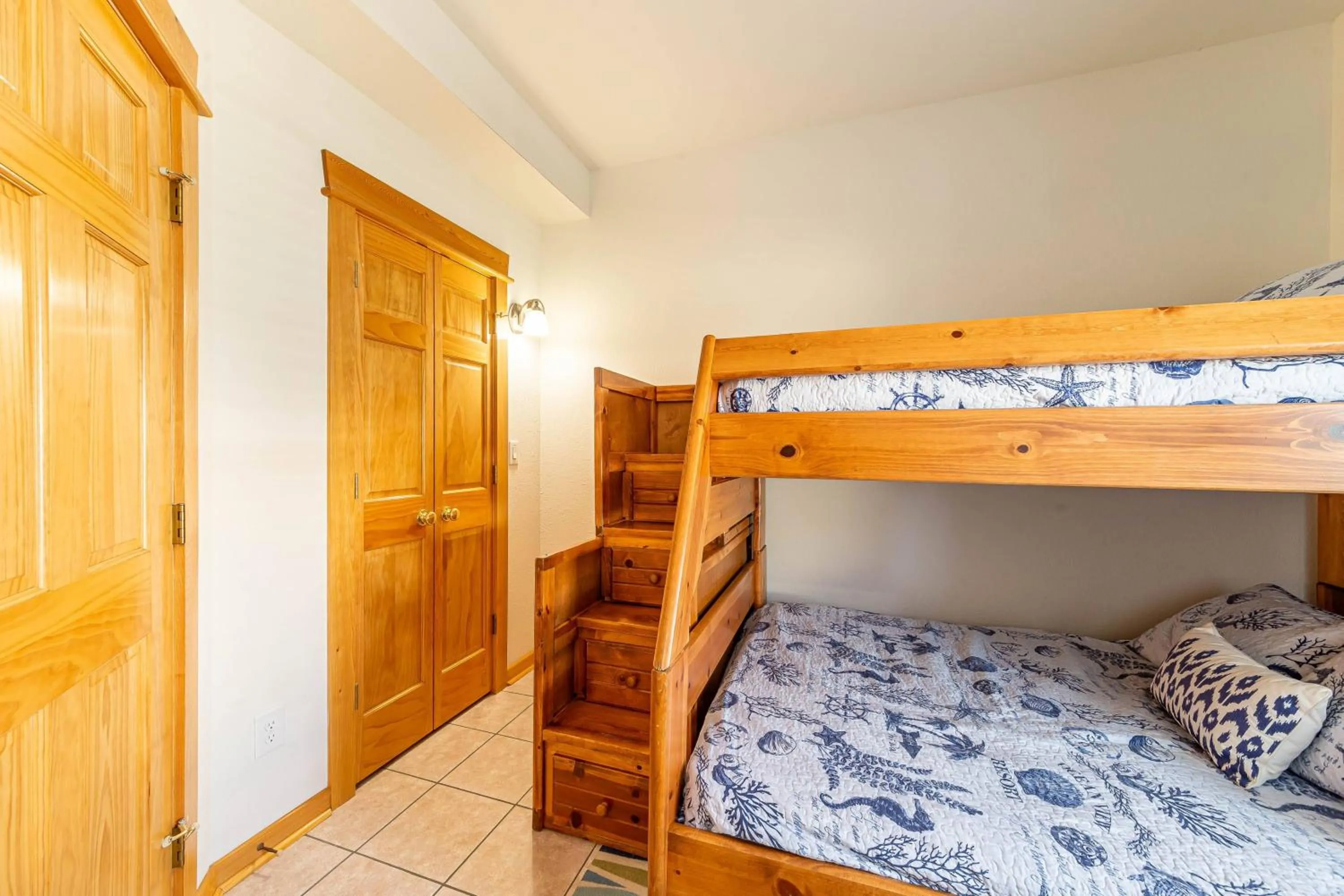 Bed in Everybody Loves...Sand, Sun & Fun - KDH MP 5.5, Ocean View, 100 Yds to Beach, Pool, Fire Pit, Flex Stays