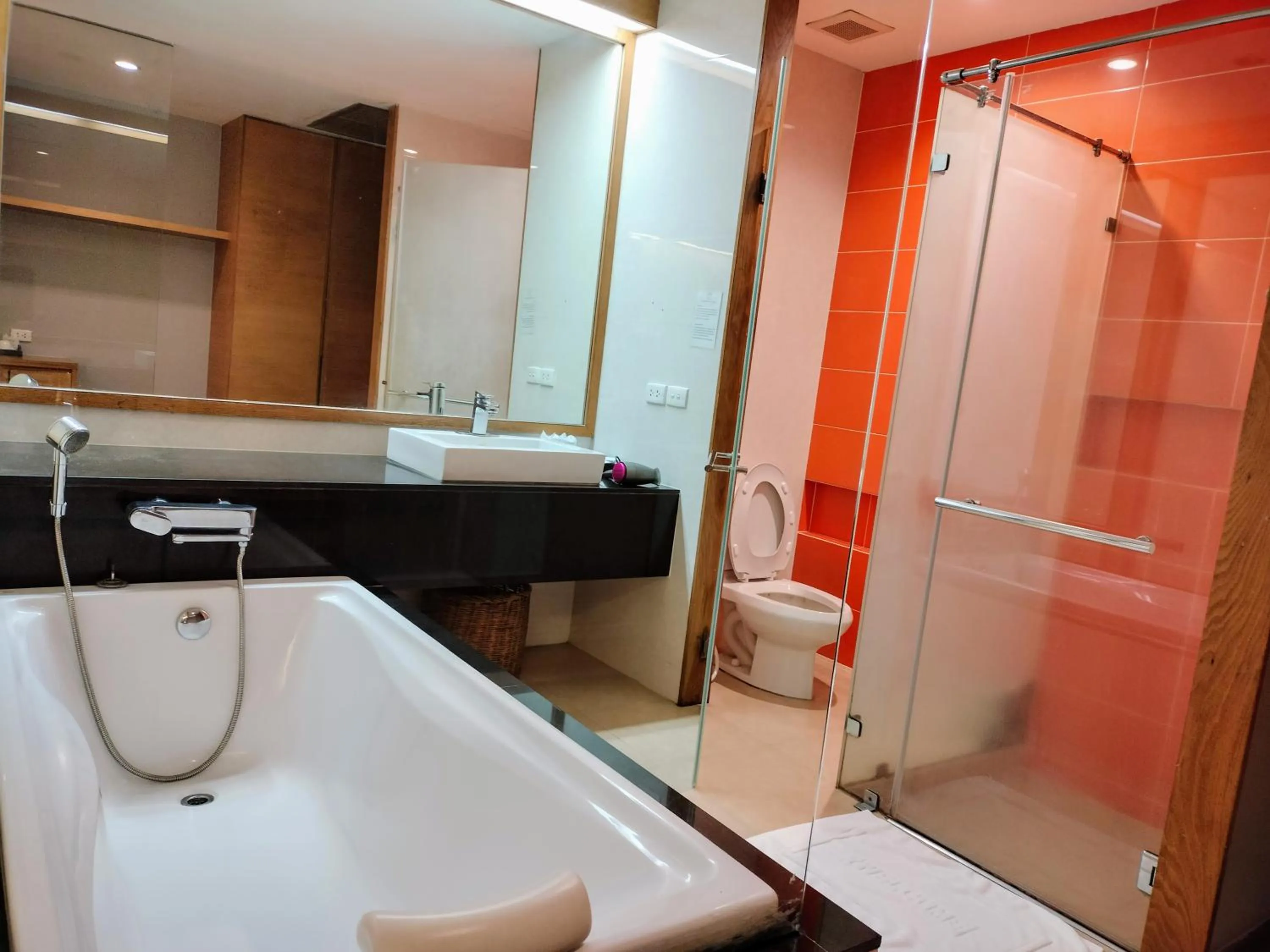 Bathroom in Chang Buri Resort & Koh Chang Hillside