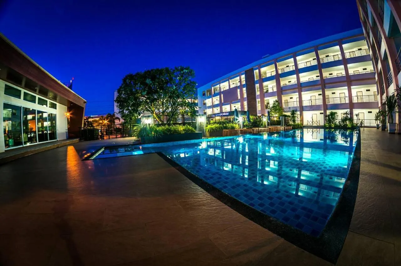 Paragon Suites Resort