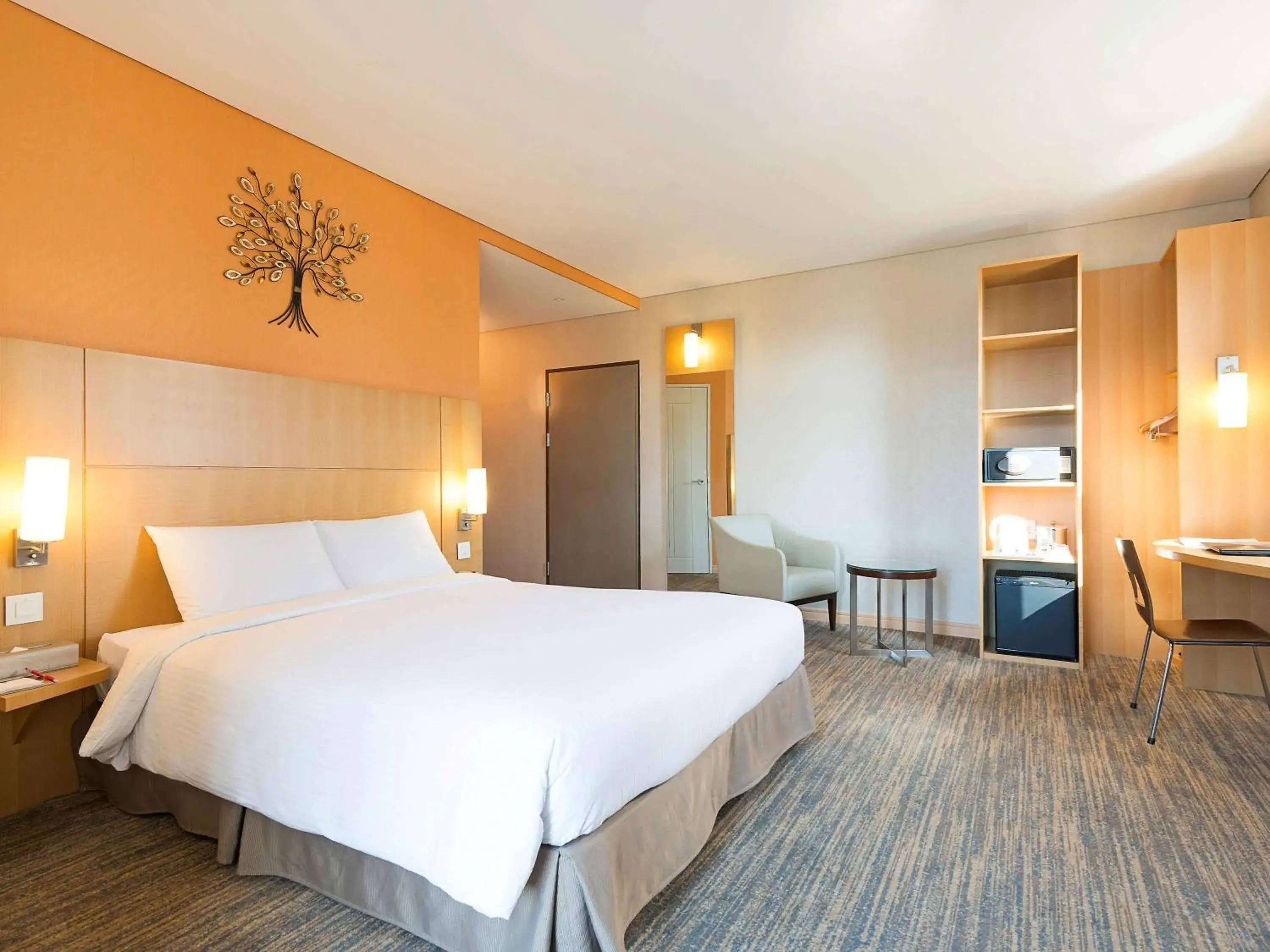 Deluxe Double Room in Ibis Ambassador Busan City Centre Deluxe Double Room in Ibis Ambassador Busan City Centre