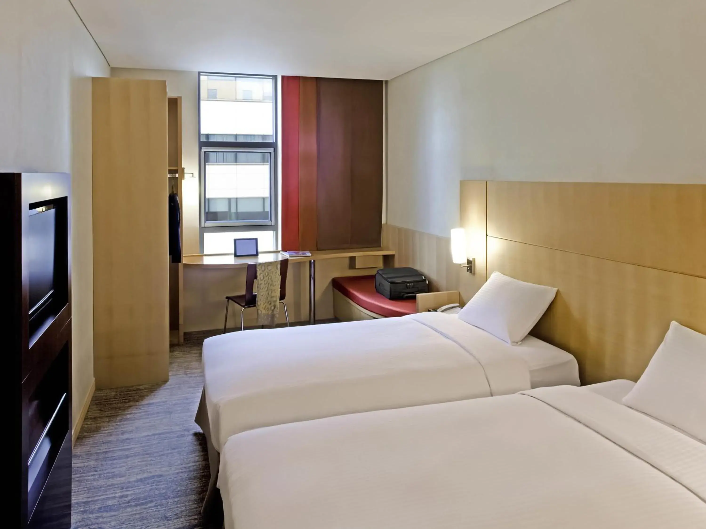 Bedroom in Ibis Ambassador Busan City Centre Bedroom in Ibis Ambassador Busan City Centre