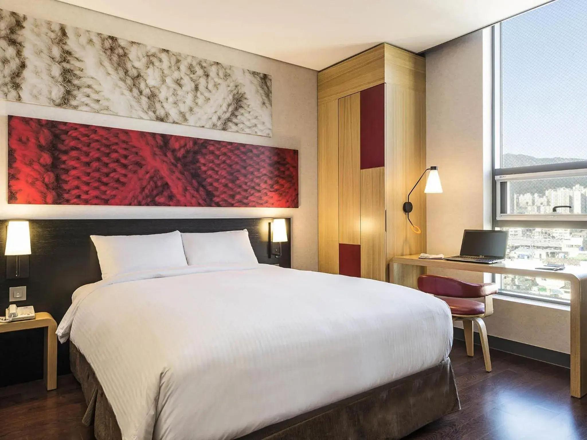 Bedroom in Ibis Ambassador Busan City Centre Bedroom in Ibis Ambassador Busan City Centre