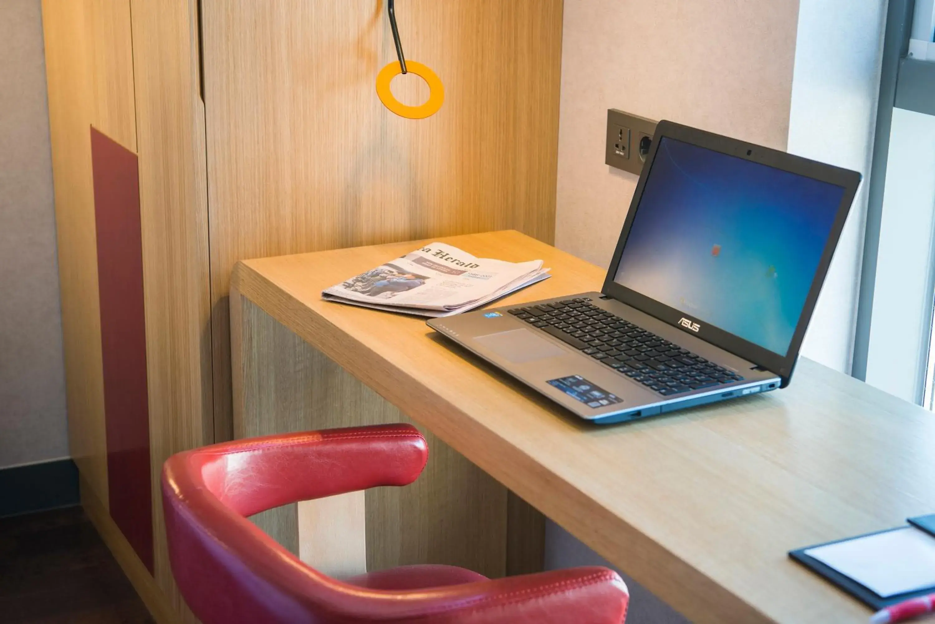 Deluxe Room with One Double and One Single Bed in Ibis Ambassador Busan City Centre Deluxe Room with One Double and One Single Bed in Ibis Ambassador Busan City Centre