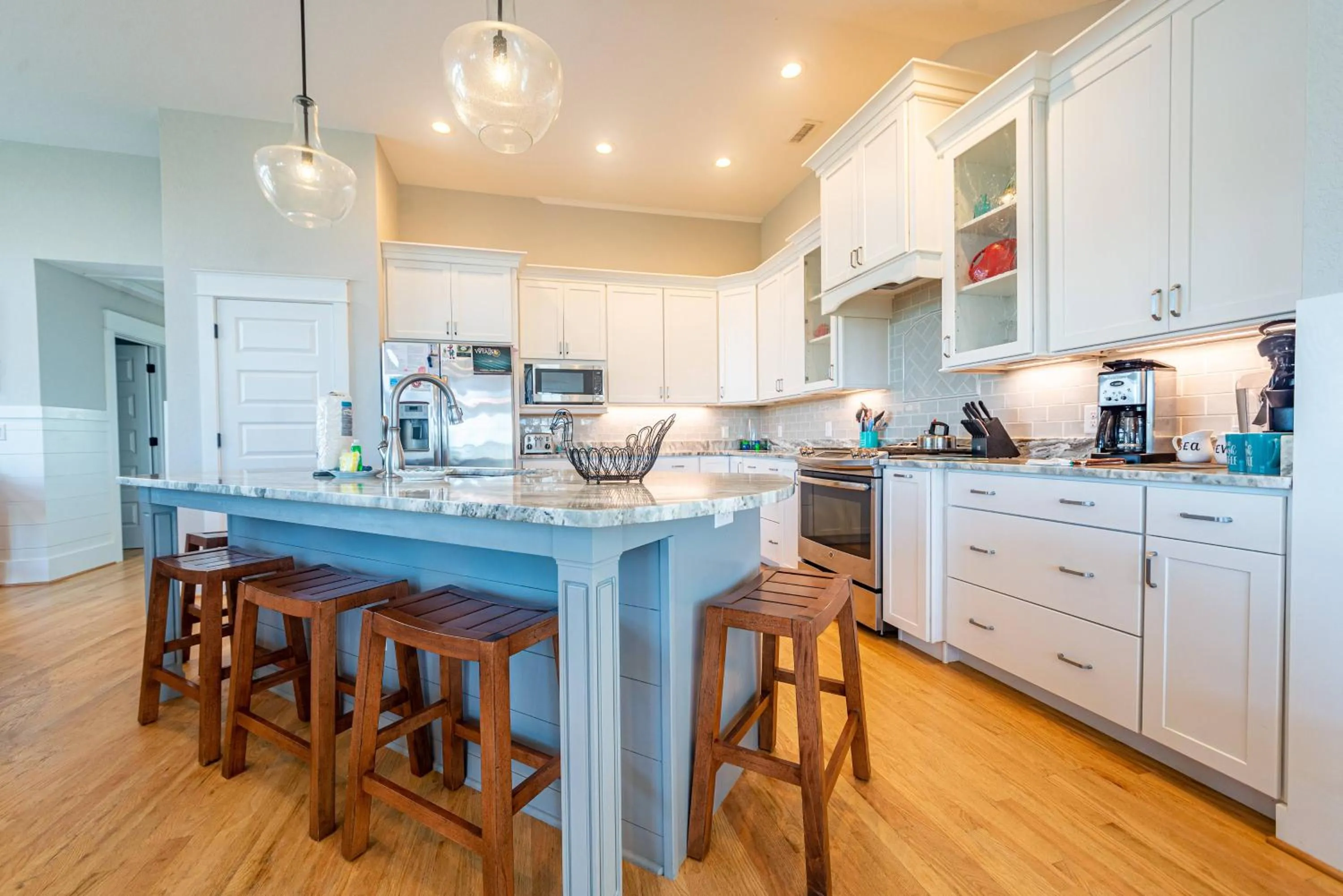 Sea Fever - Duck, Saltaire, 130 Yds to Beach, Ocean View, Pool, Hot Tub, Tiki Bar, Flex Stays