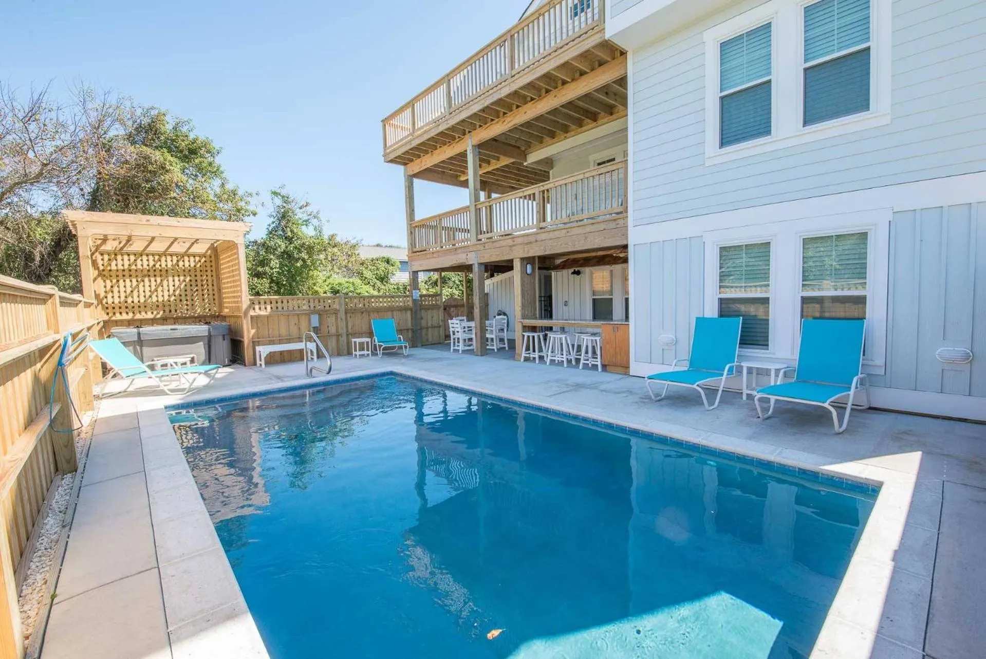 Sea Fever - Duck, Saltaire, 130 Yds to Beach, Ocean View, Pool, Hot Tub, Tiki Bar, Flex Stays