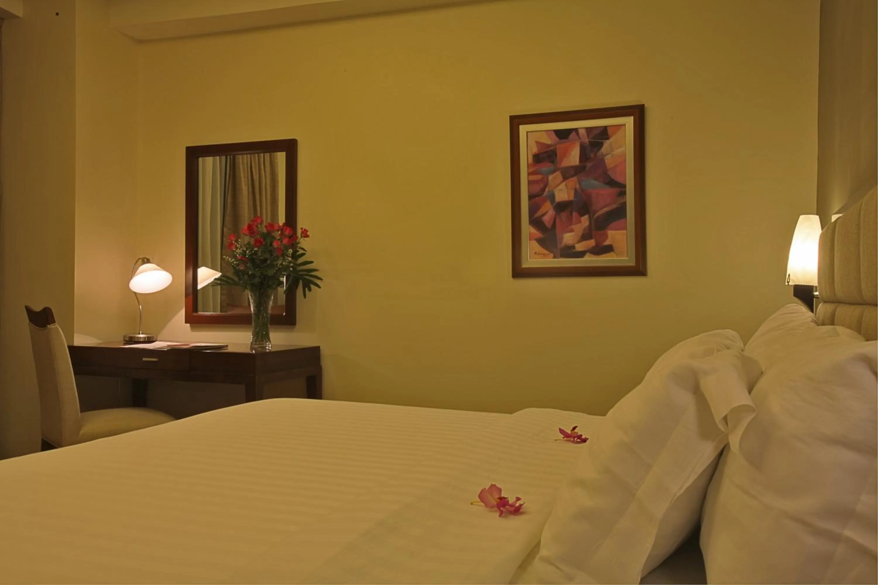 Bed in Armada Hotel Manila