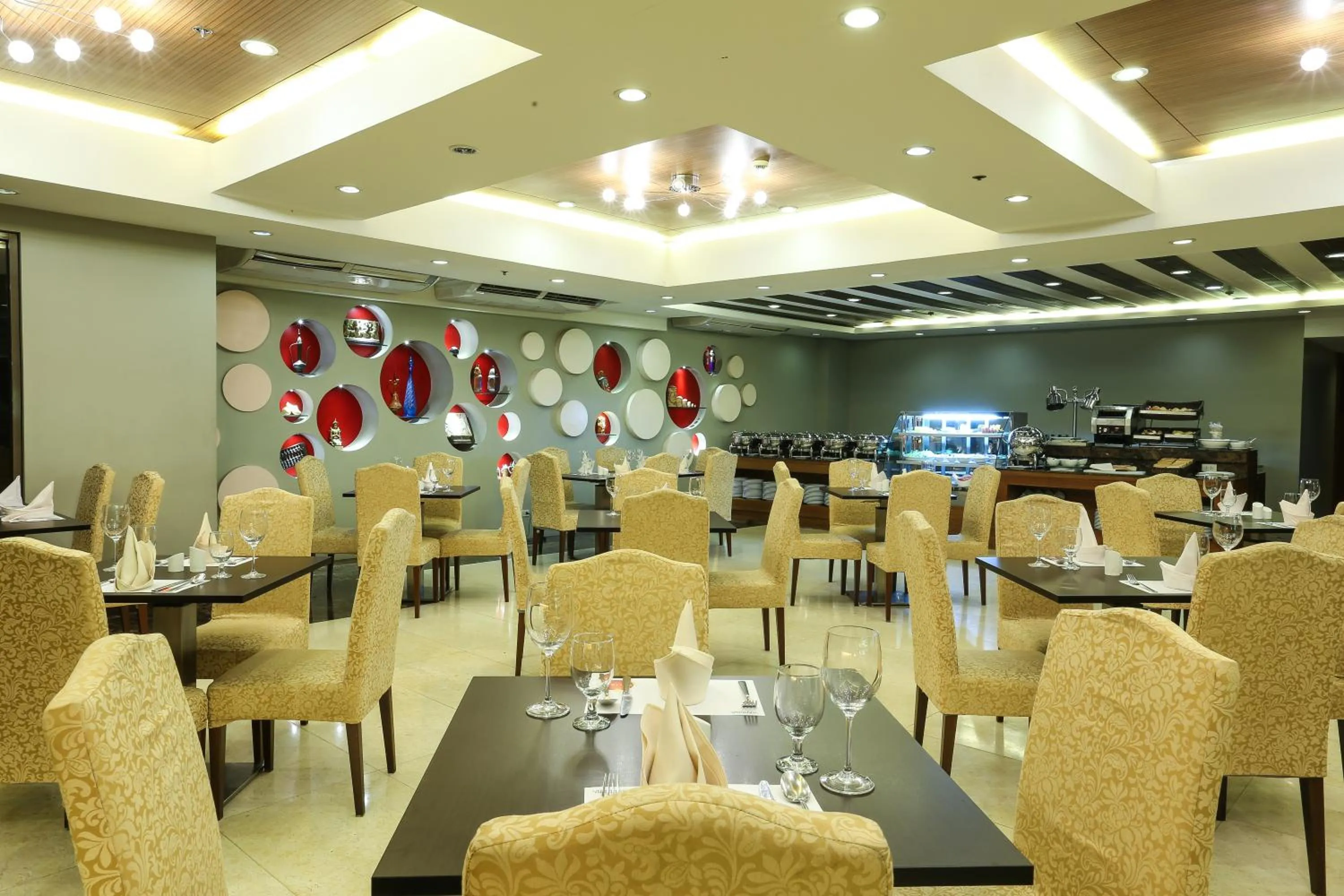 Restaurant/places to eat in Armada Hotel Manila