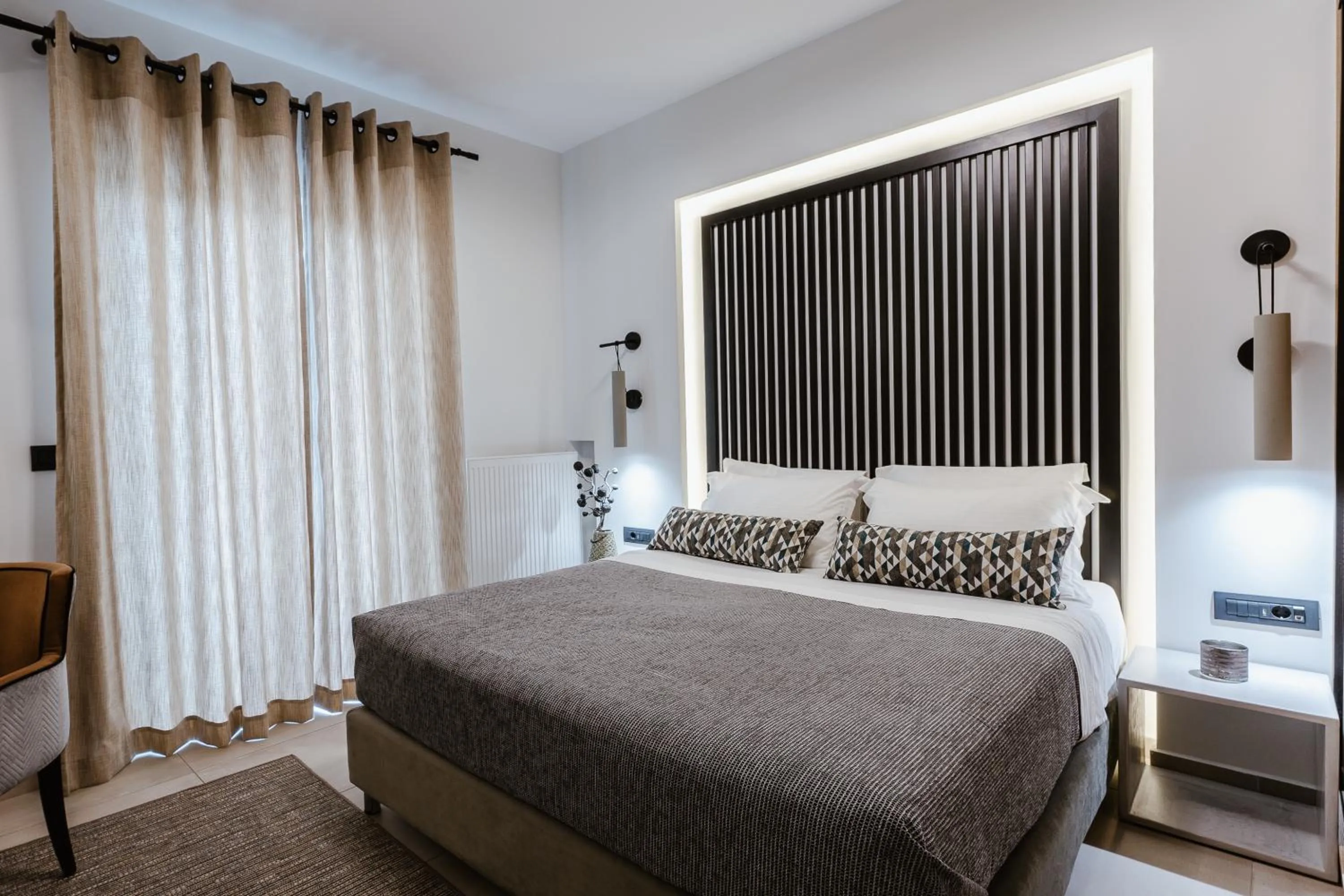 Bedroom, Bed in Andrew's Luxury Residence