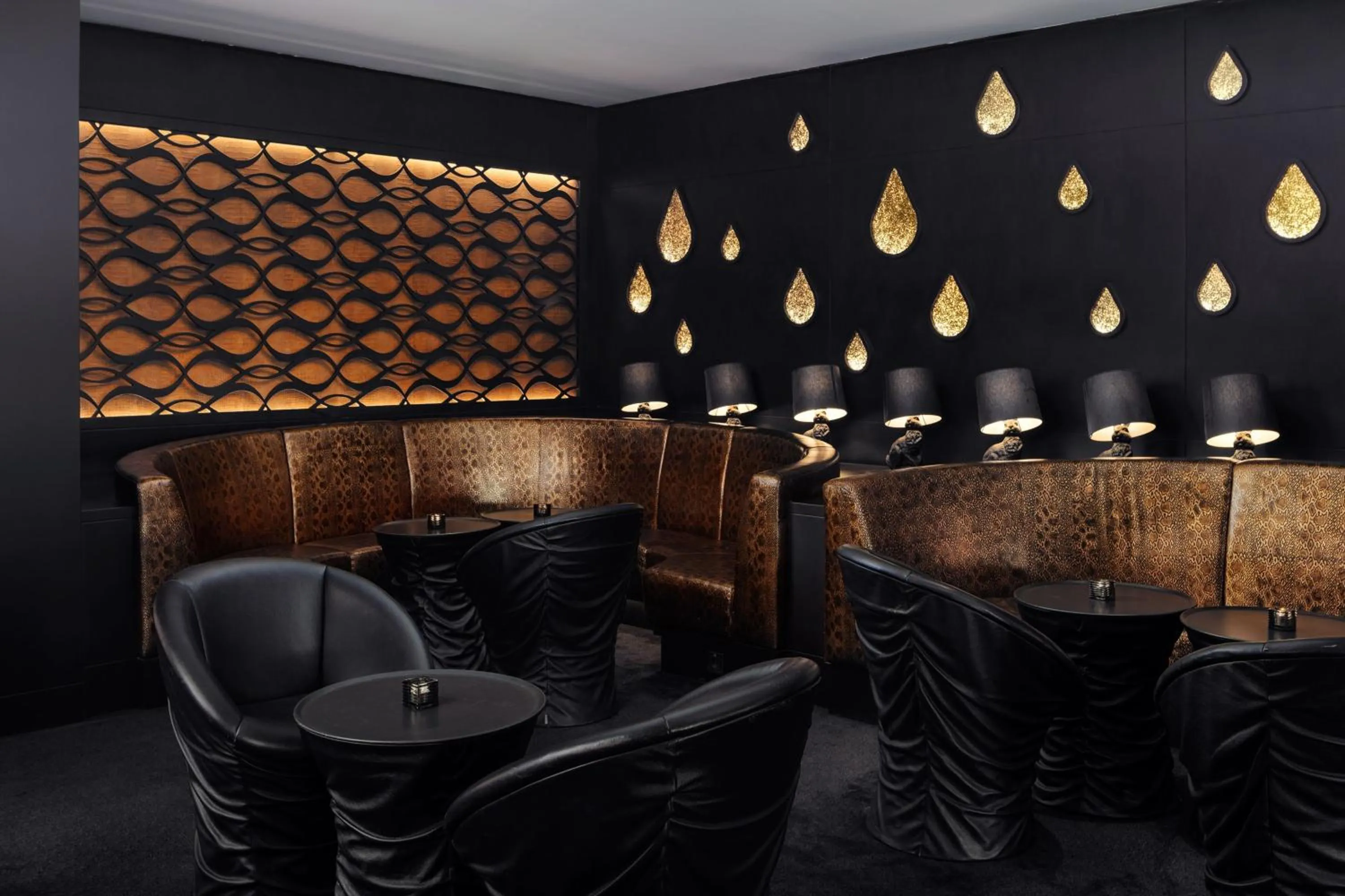 Lounge or bar in JW Marriott Absheron Baku Hotel