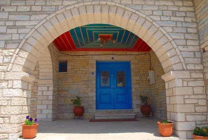 Facade/entrance in Hotel Ladias
