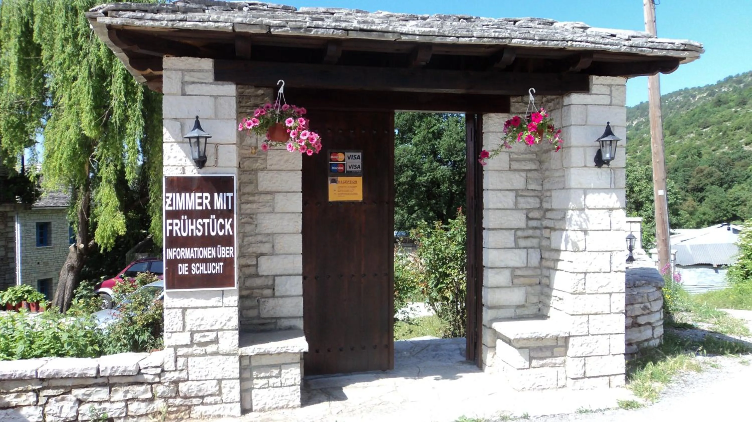 Facade/entrance in Hotel Ladias