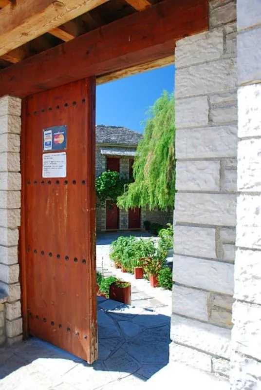 Facade/entrance in Hotel Ladias