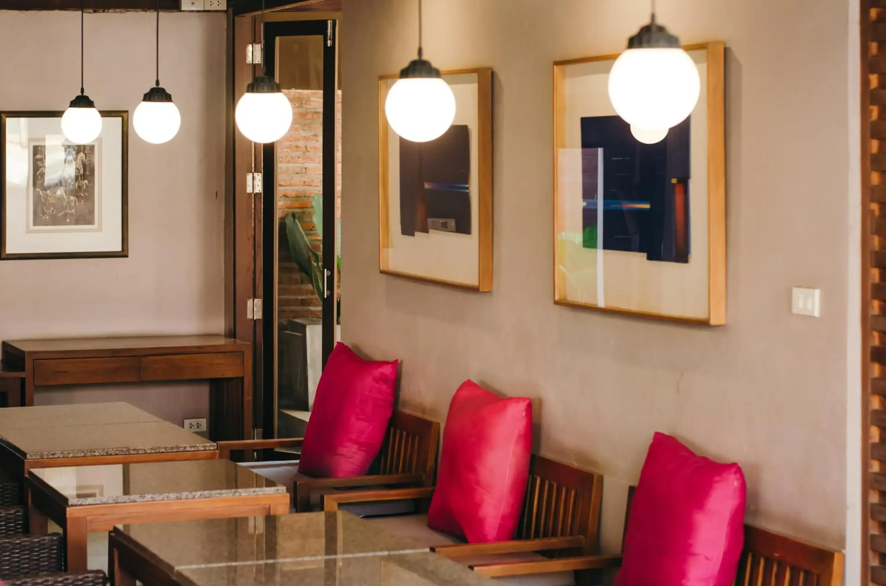 Restaurant/places to eat in Lilu Pai Restaurant/places to eat in Lilu Pai