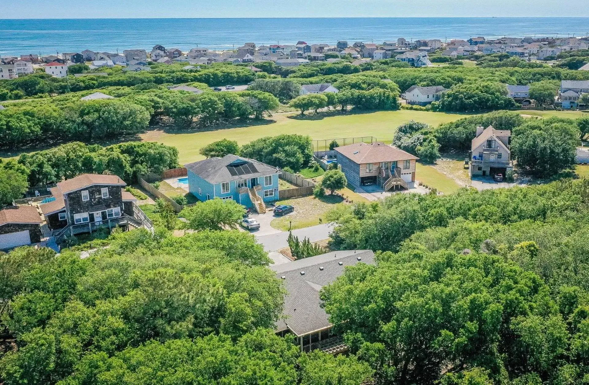 Seascape Cottage - Kitty Hawk, MP 3.5, 300 Yds to Beach, Pool, Foosball, Near Golf Course, Flex Stays