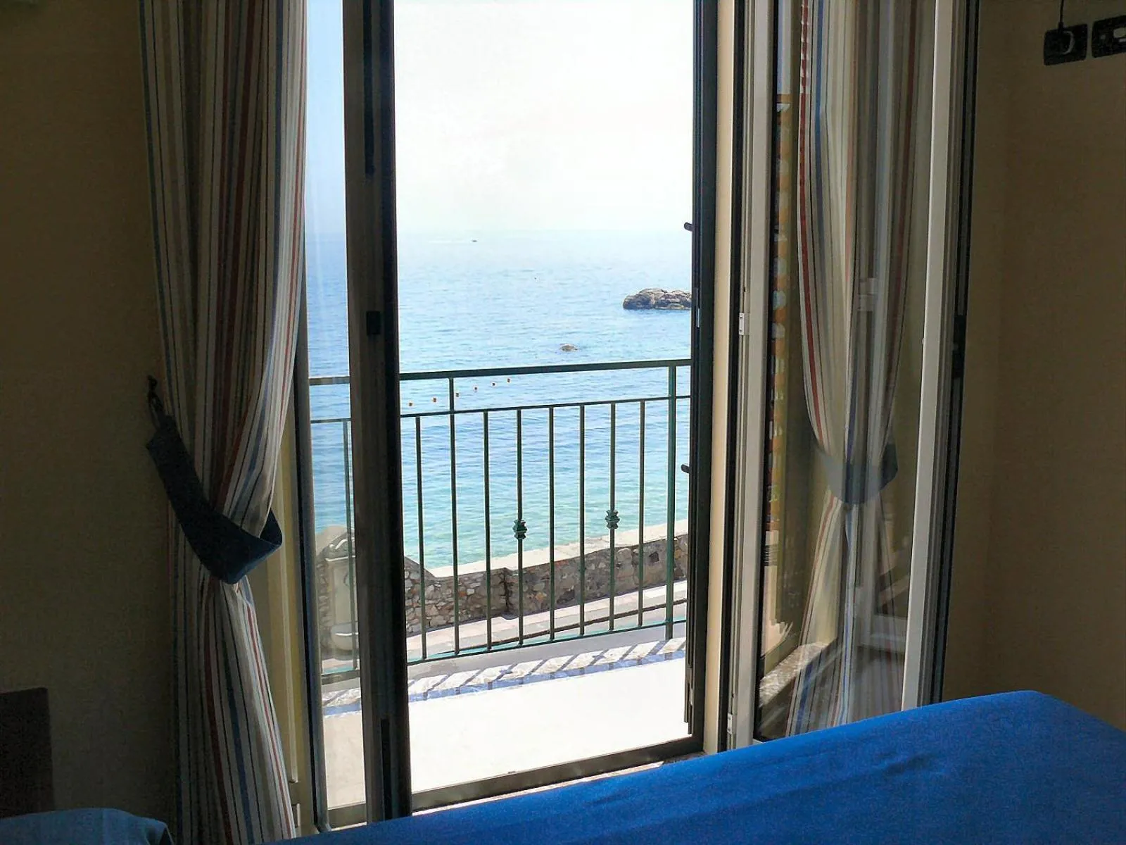 Day, Bed in B&B Miramare