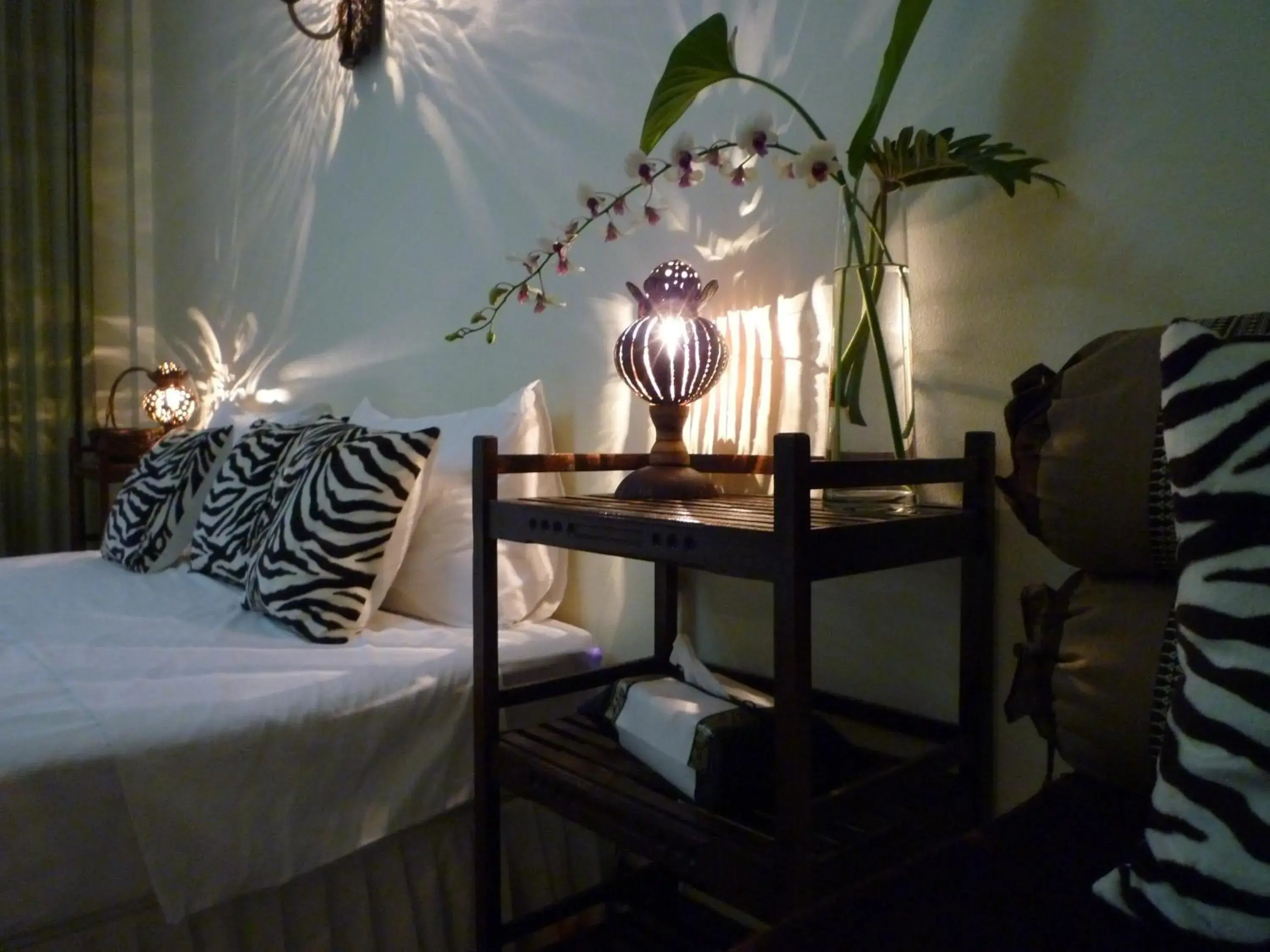 Decorative detail, Bed in The Mangrove Hideaway Kohchang Decorative detail, Bed in The Mangrove Hideaway Kohchang