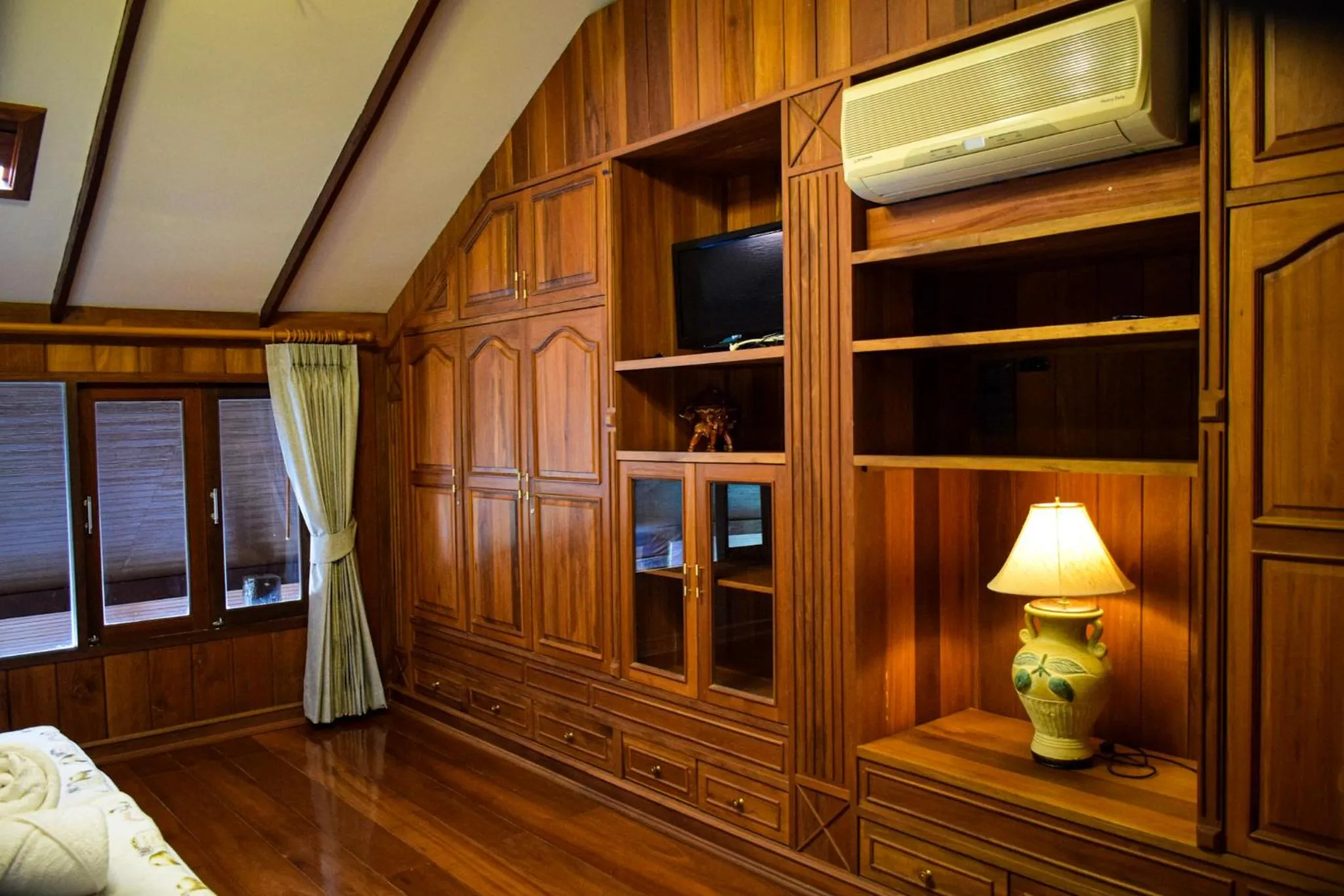 TV and multimedia in The Mangrove Hideaway Kohchang