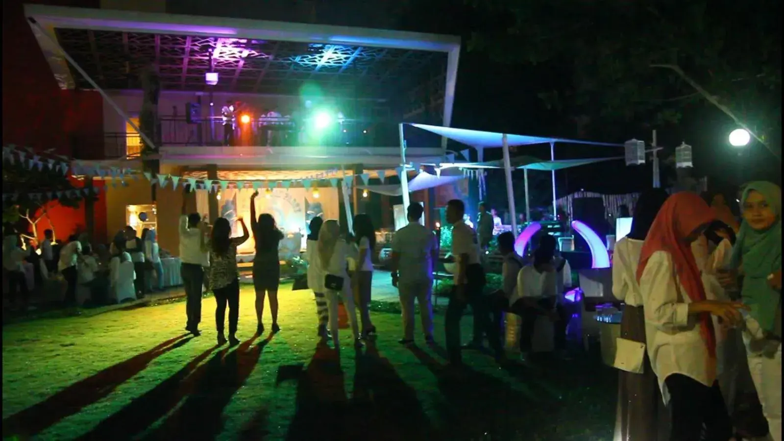 Evening entertainment in Metland Hotel Bekasi Evening entertainment in Metland Hotel Bekasi