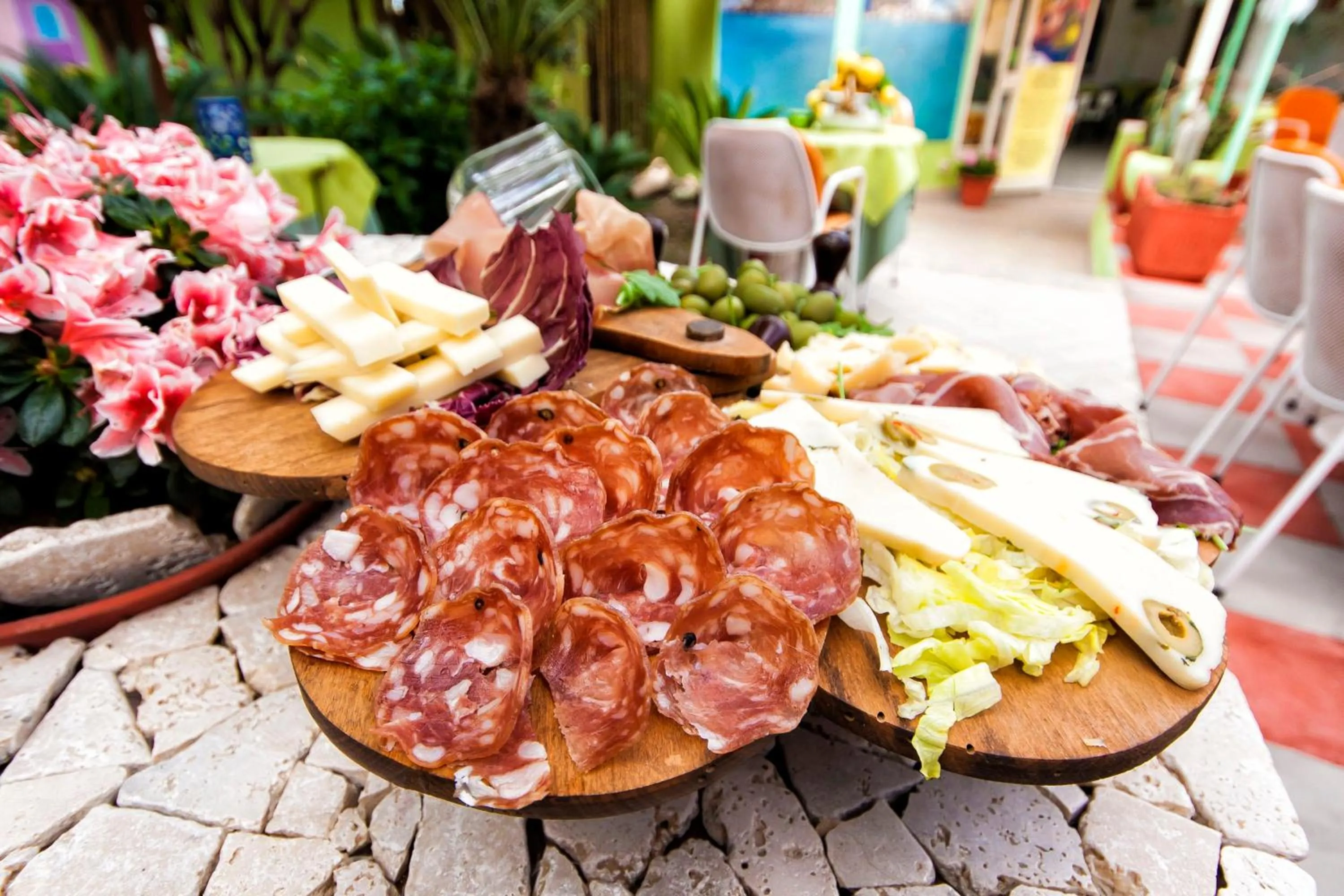 Restaurant/places to eat in hotel la rondinella