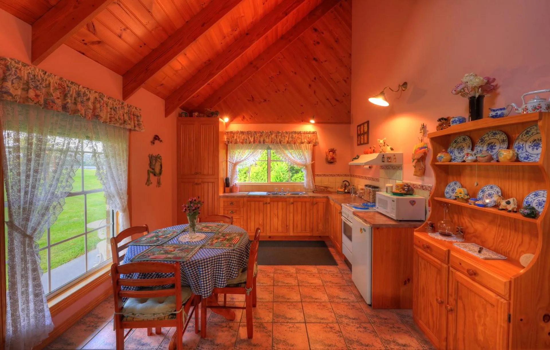 Kitchen or kitchenette in Rosebank Cottage Collection