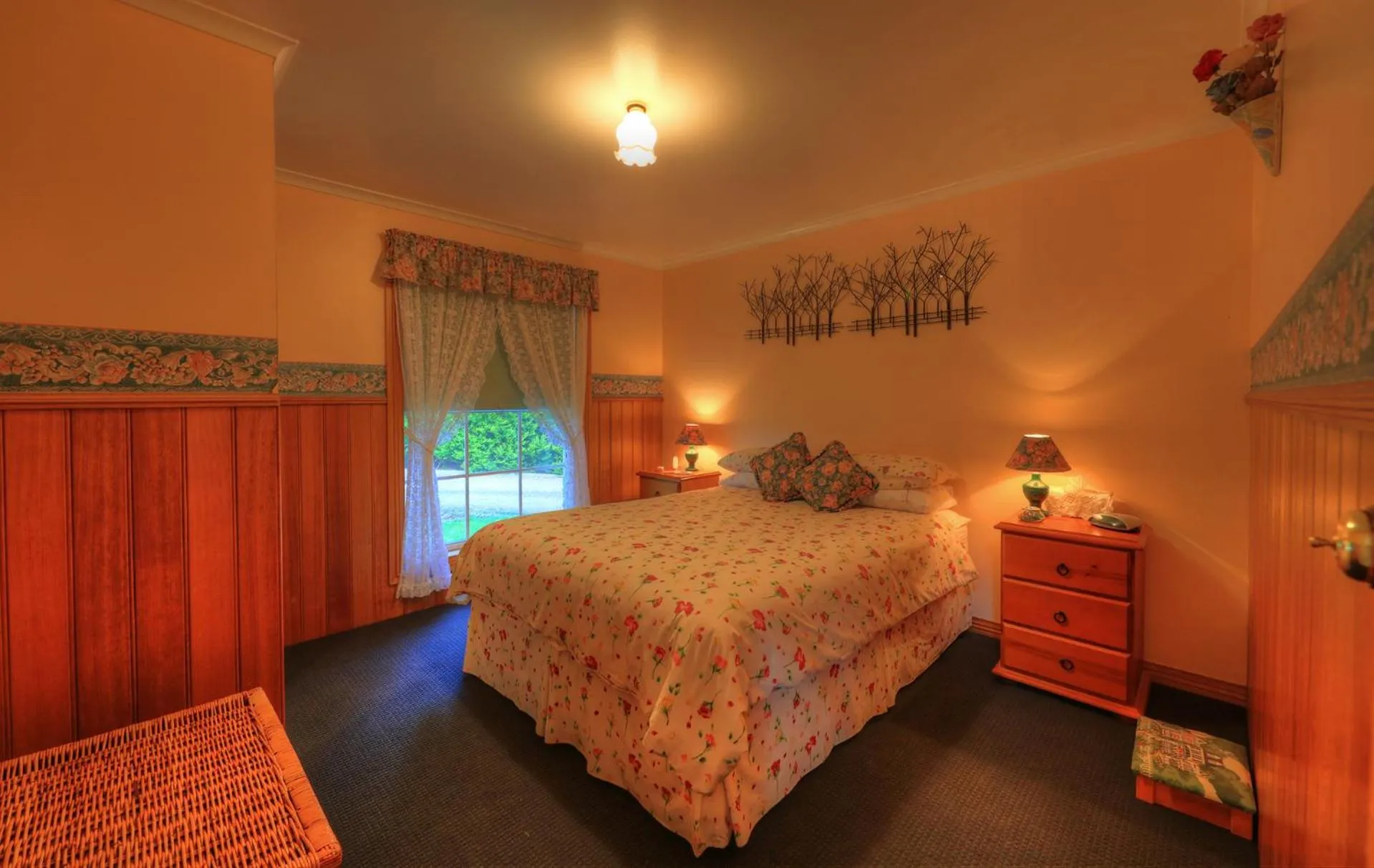 Bedroom, Bed in Rosebank Cottage Collection