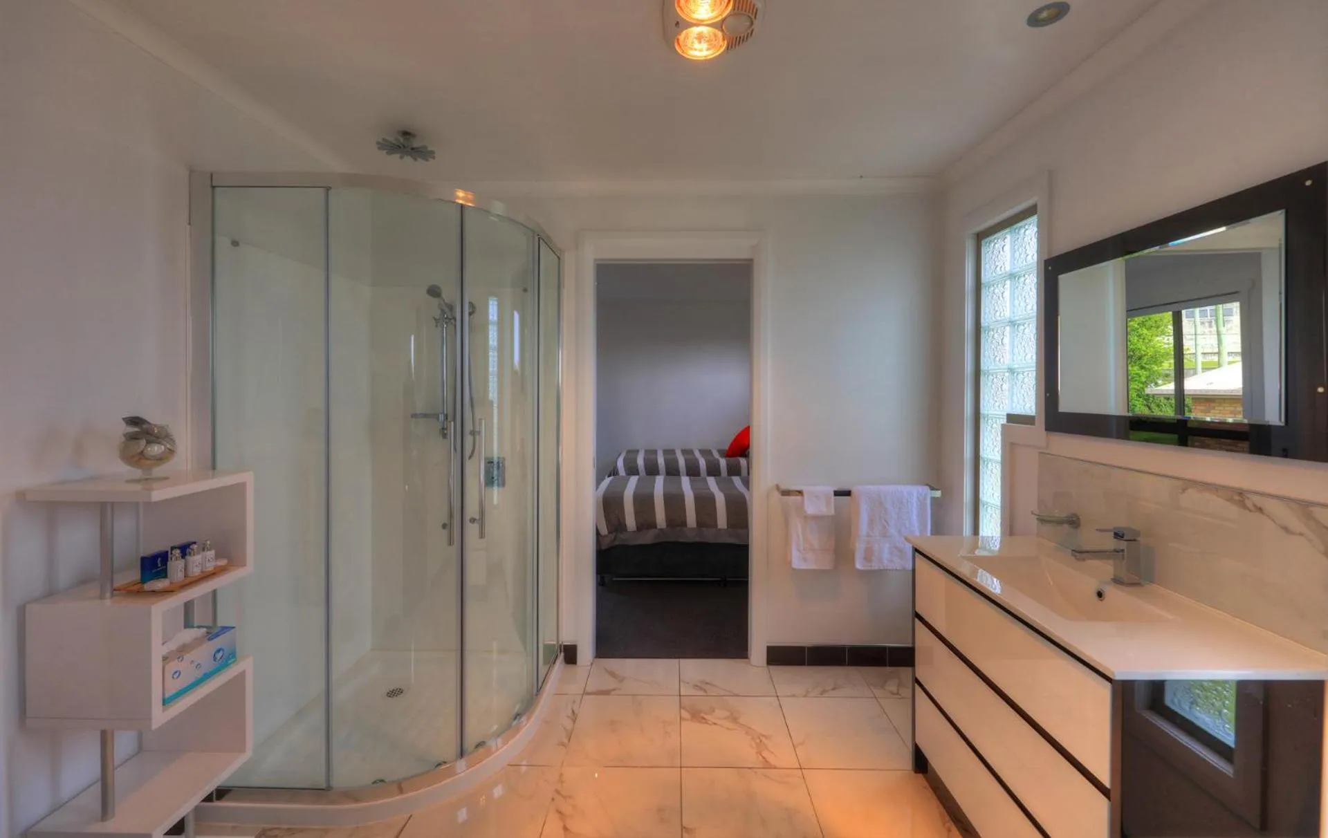 Bathroom, Bed in Rosebank Cottage Collection