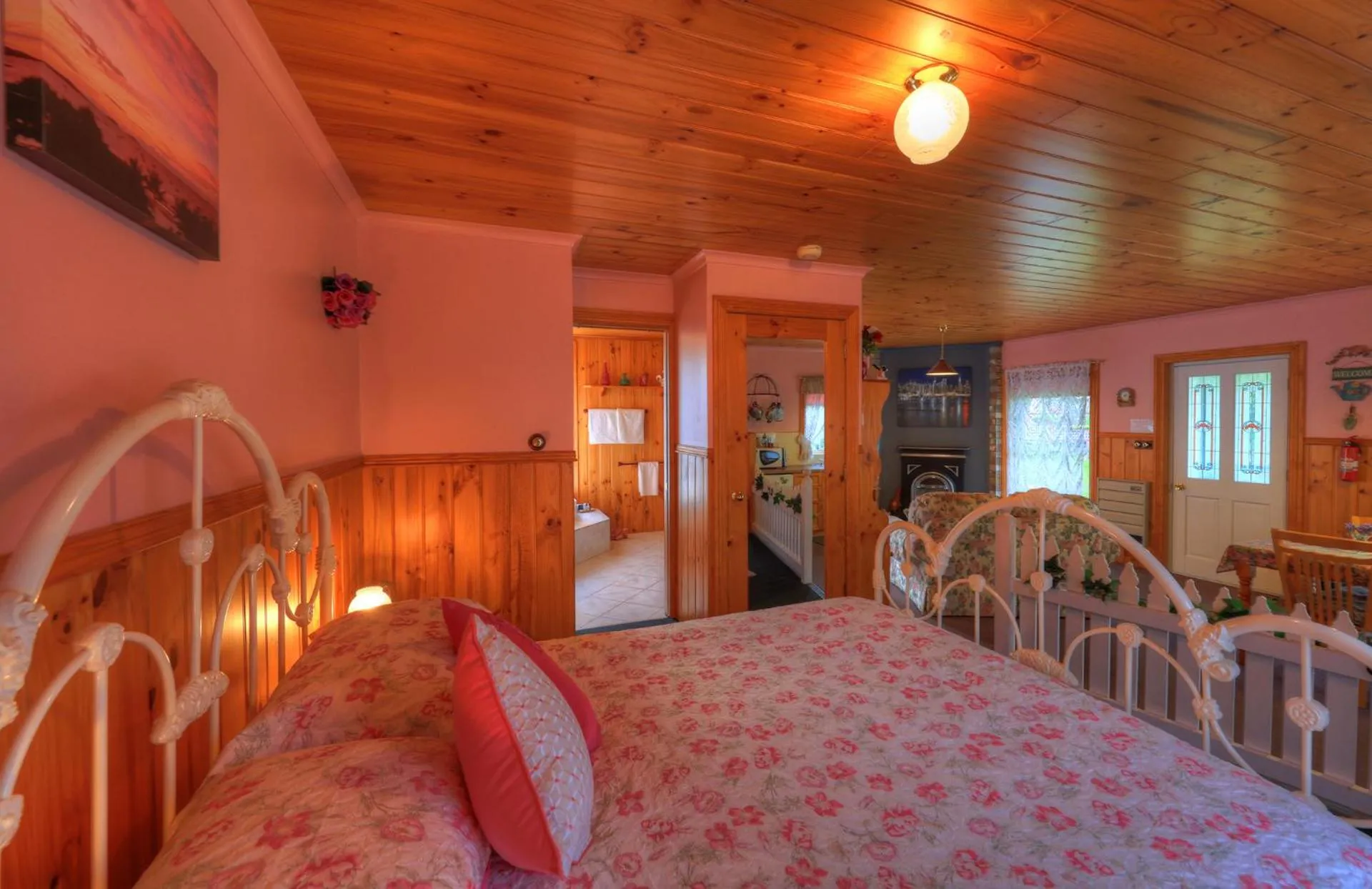 Bedroom, Bed in Rosebank Cottage Collection