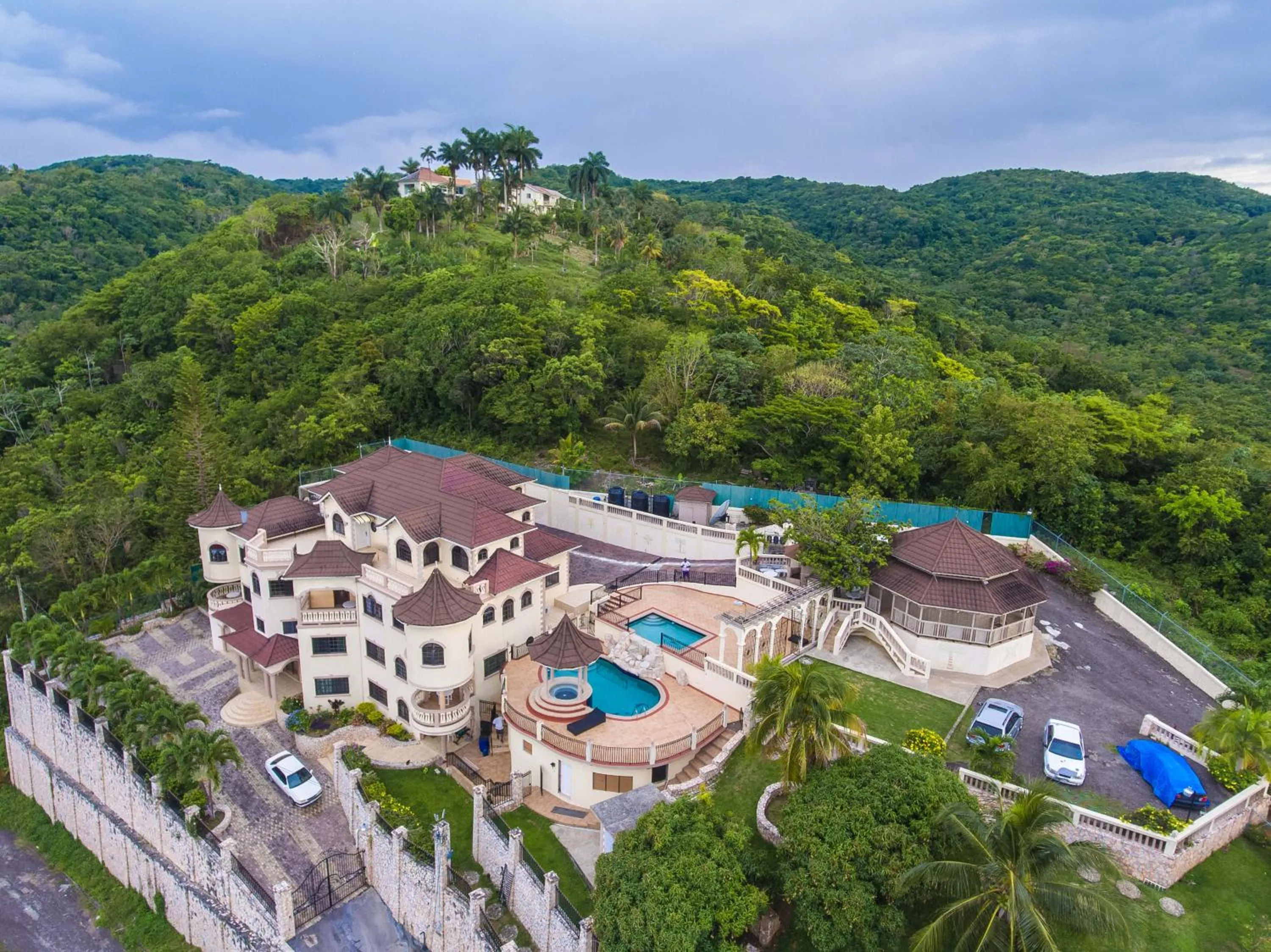 Property building in Clarridge View Guesthouse