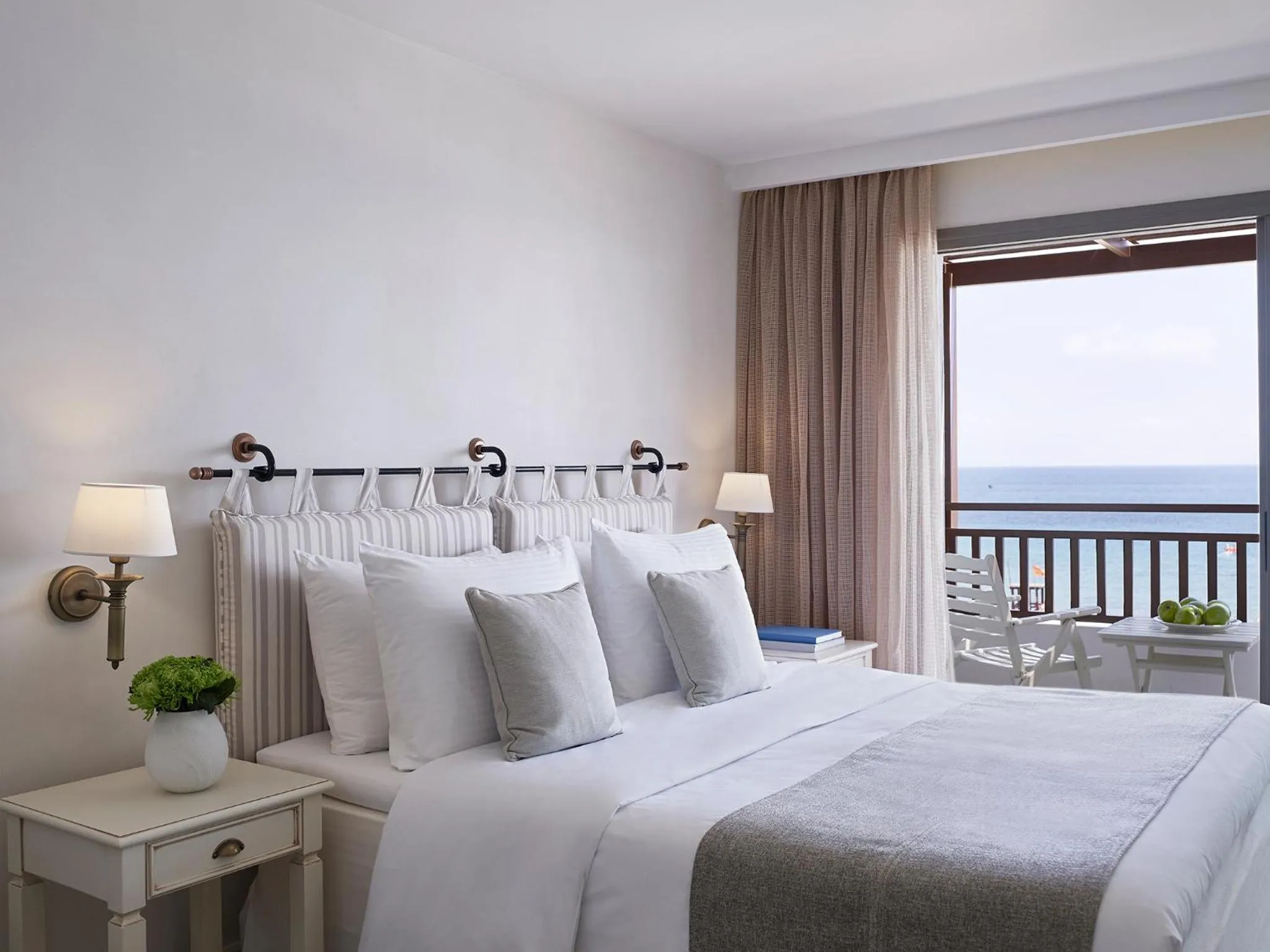 Bed in Creta Maris Resort