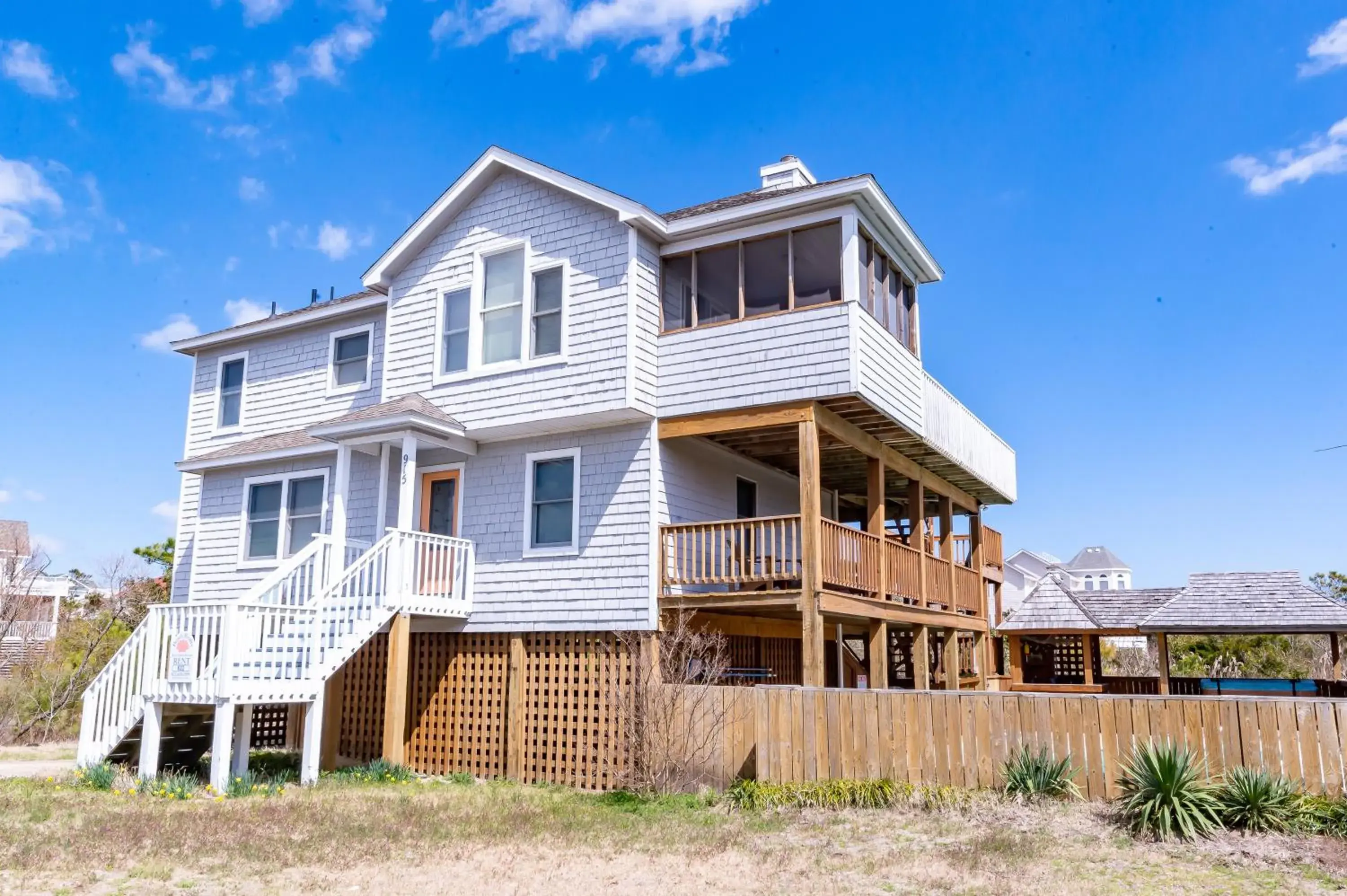 Windhaven - Corolla, Whalehead, Beach 400 Yds, Pool, Hot Tub, Tiki Bar, Pets OK, Flex Stays Windhaven - Corolla, Whalehead, Beach 400 Yds, Pool, Hot Tub, Tiki Bar, Pets OK, Flex Stays