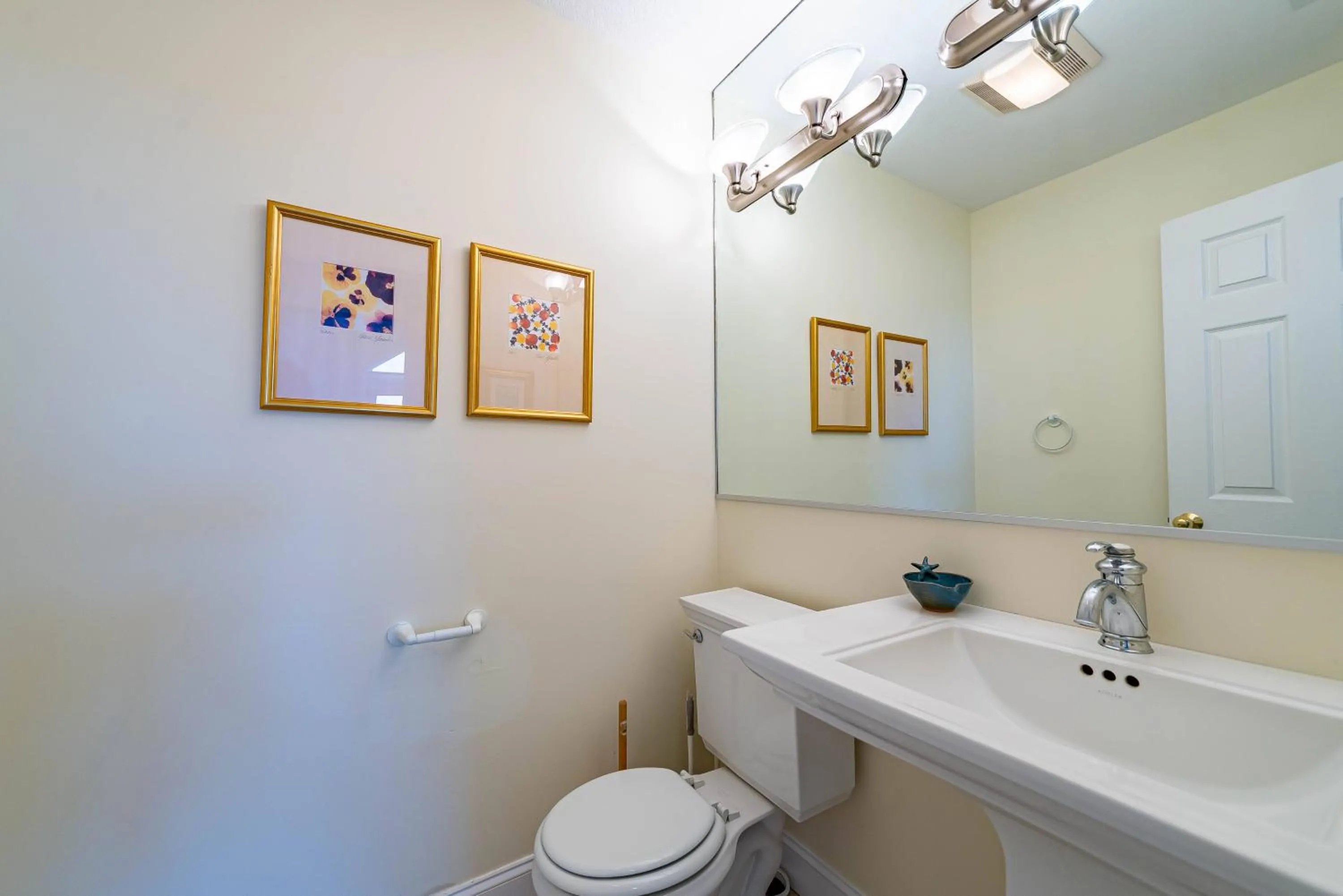 Crow's Nest - Corolla, Crown Point, 150 Yds to Beach, Hot Tub, Community Pool, Pets OK