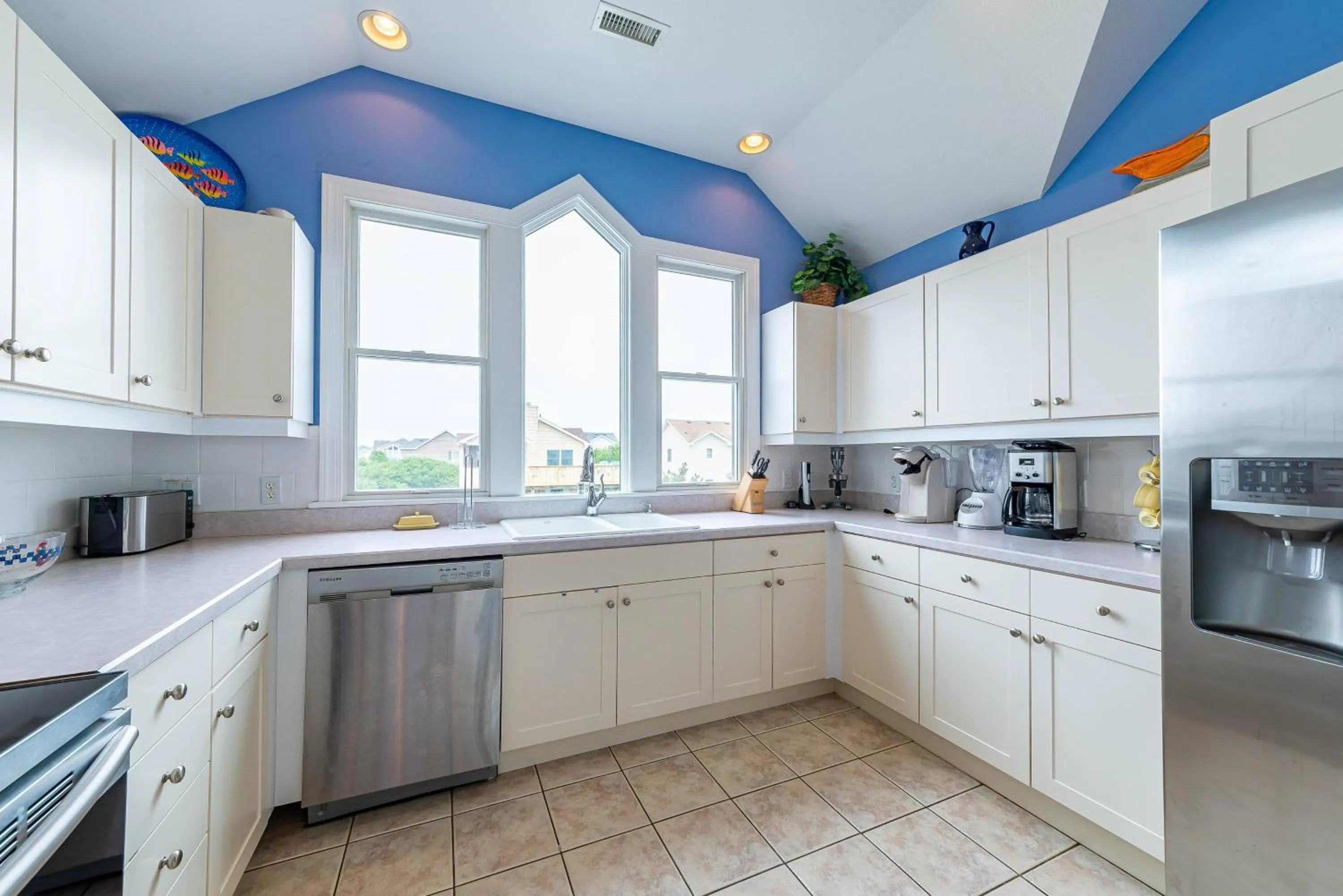 Crow's Nest - Corolla, Crown Point, 150 Yds to Beach, Hot Tub, Community Pool, Pets OK