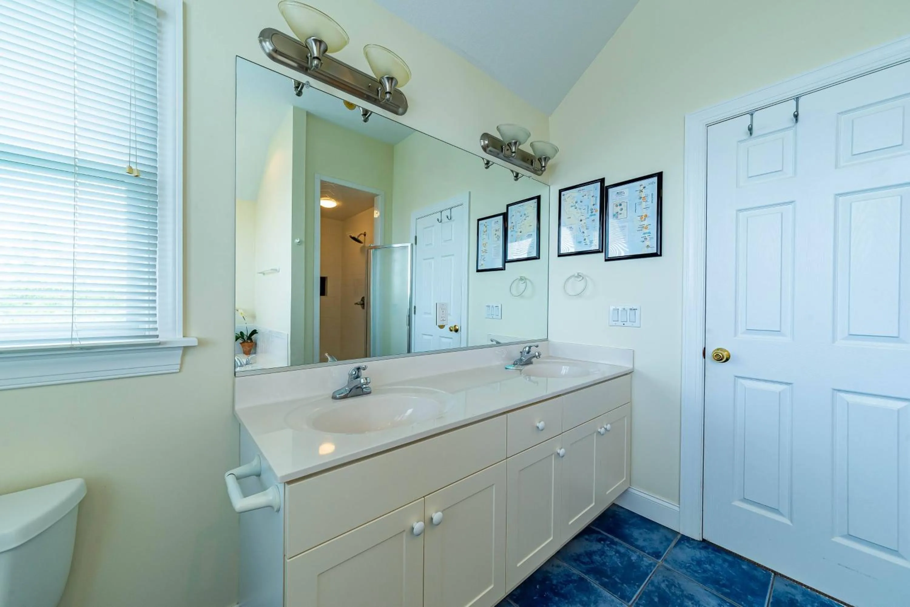 Crow's Nest - Corolla, Crown Point, 150 Yds to Beach, Hot Tub, Community Pool, Pets OK