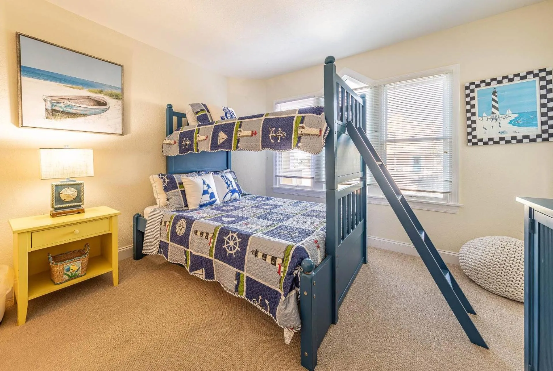 Bed in Crow's Nest - Corolla, Crown Point, 150 Yds to Beach, Hot Tub, Community Pool, Pets OK