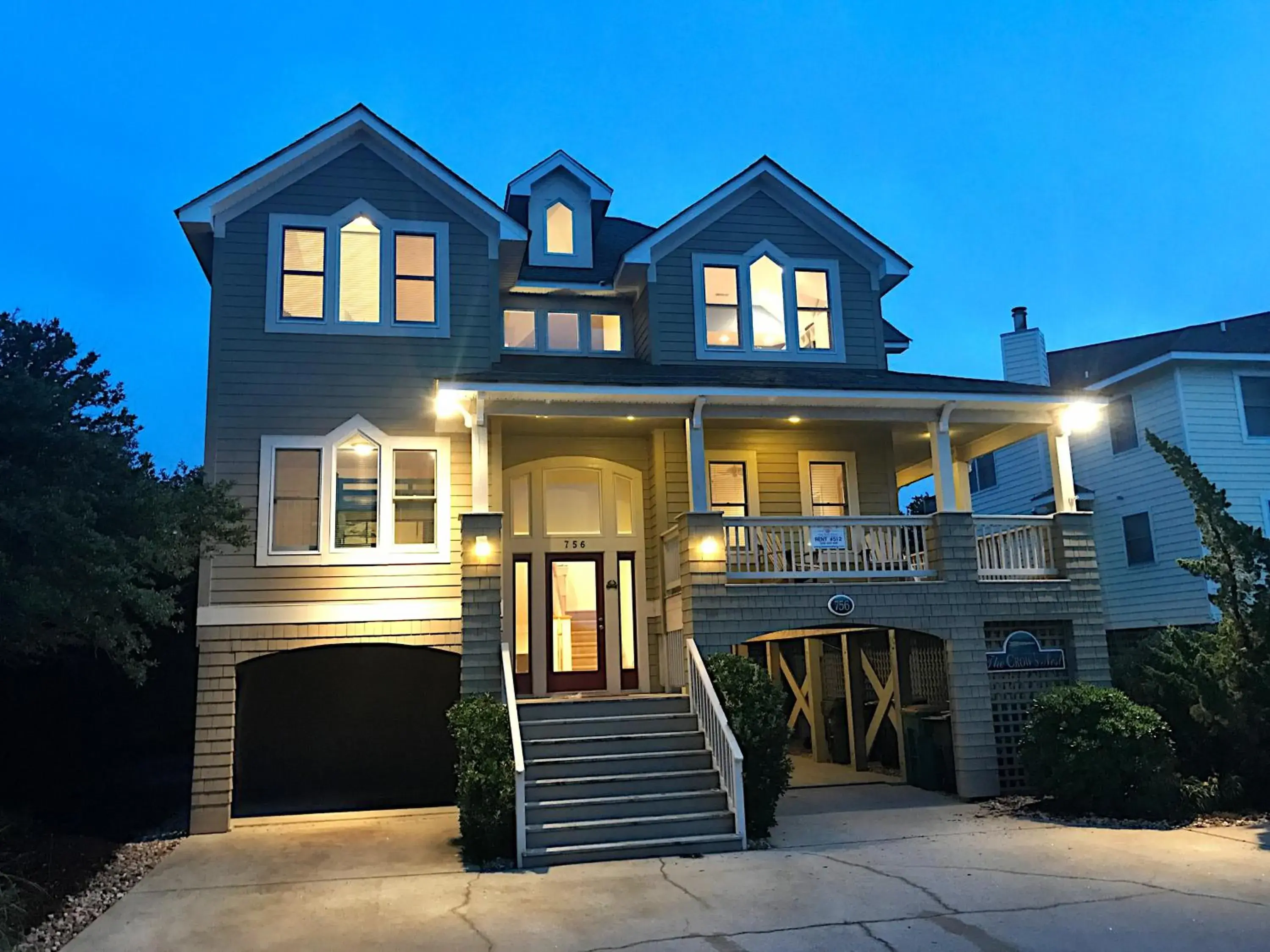 Crow's Nest - Corolla, Crown Point, 150 Yds to Beach, Hot Tub, Community Pool, Pets OK Crow's Nest - Corolla, Crown Point, 150 Yds to Beach, Hot Tub, Community Pool, Pets OK