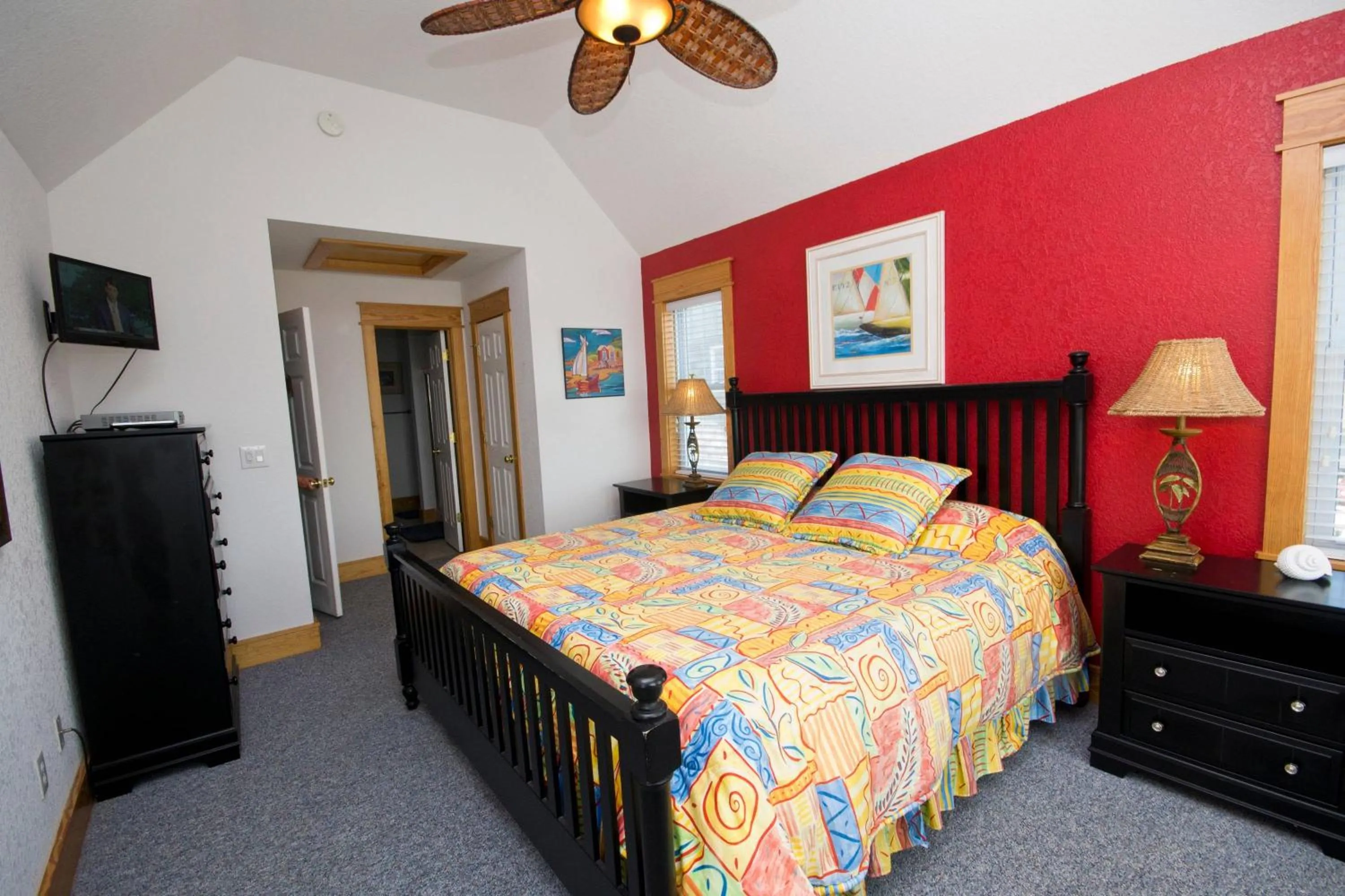 Bed in Island Time - NH MP 11, 50 Ft to Beach, Elevator, Pool, Free Pool Heat, Hot Tub, Pets OK, YR Flex