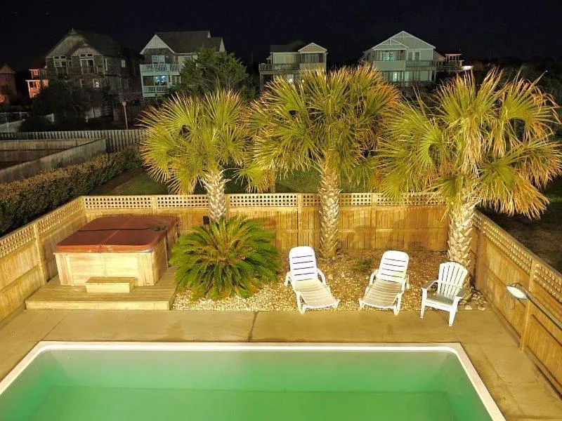 Island Time - NH MP 11, 50 Ft to Beach, Elevator, Pool, Free Pool Heat, Hot Tub, Pets OK, YR Flex