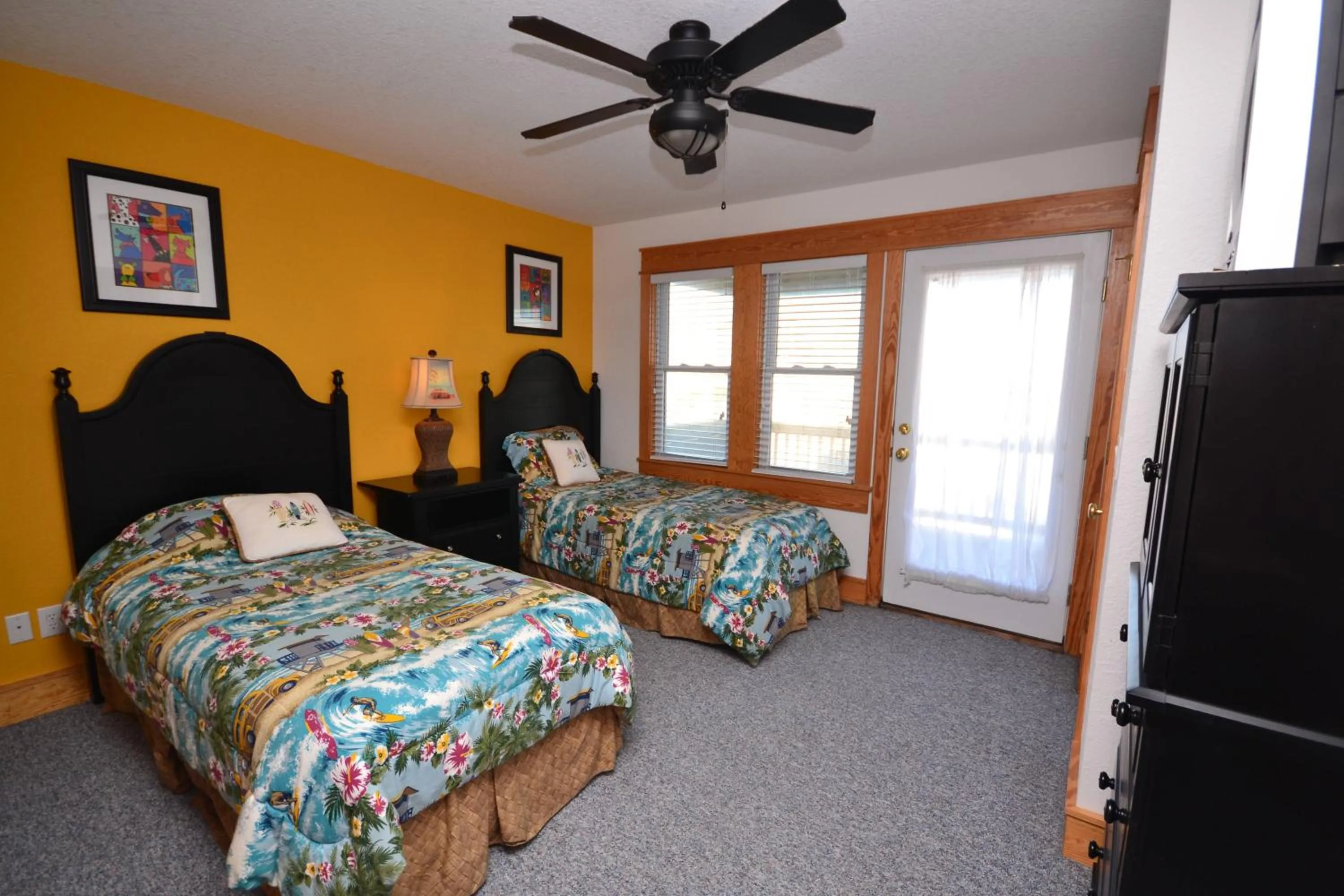 Bed in Island Time - NH MP 11, 50 Ft to Beach, Elevator, Pool, Free Pool Heat, Hot Tub, Pets OK, YR Flex