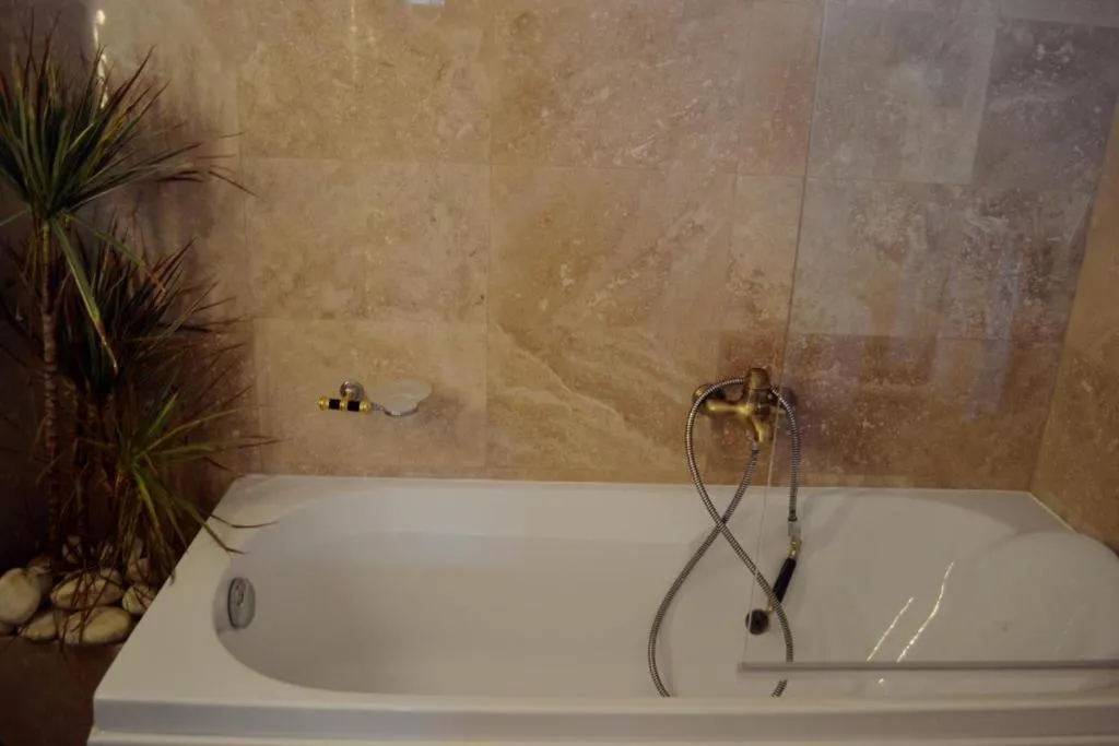 Bath in Villa Castelul Maria