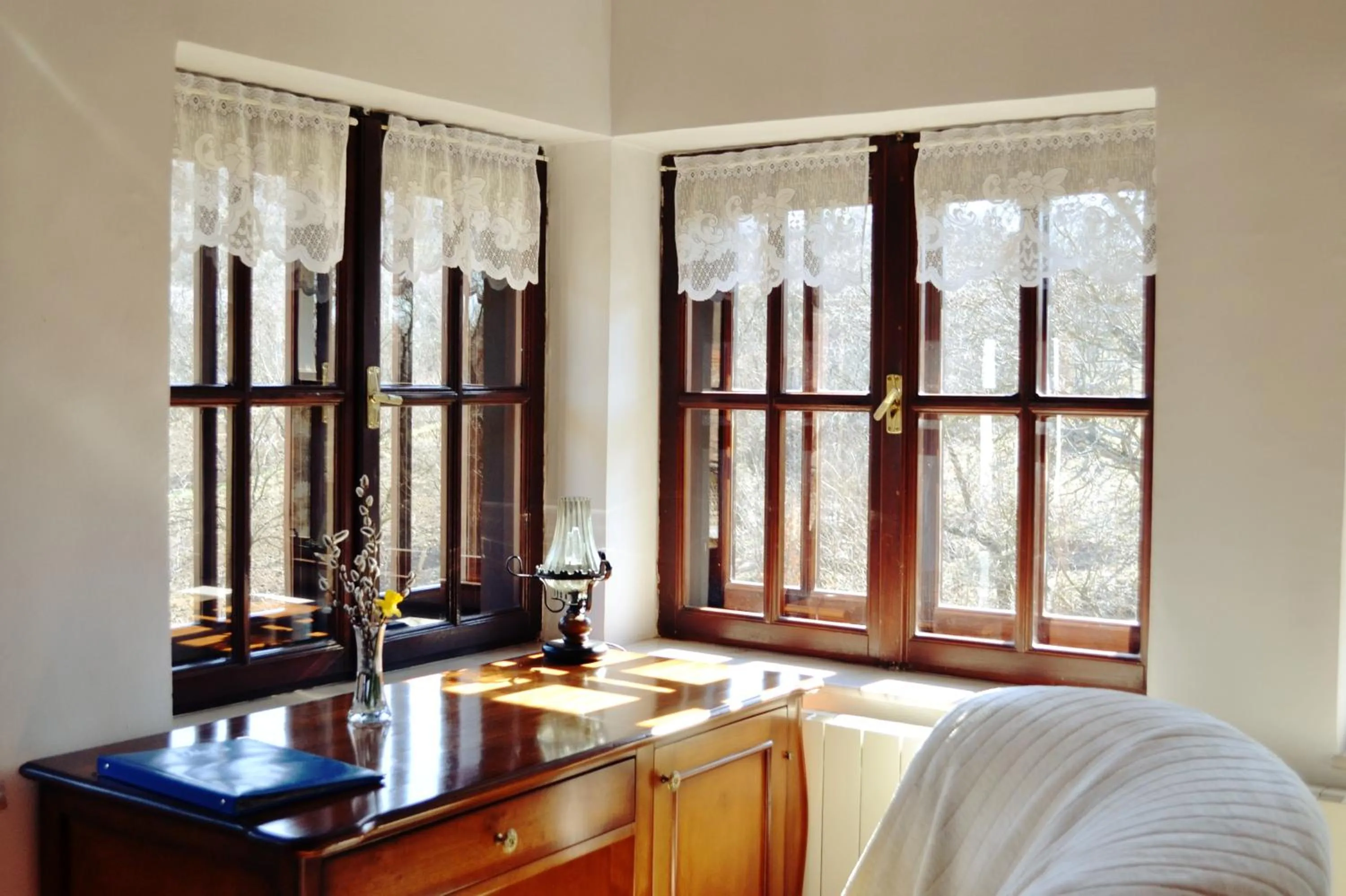 Living room, Bed in Villa Castelul Maria