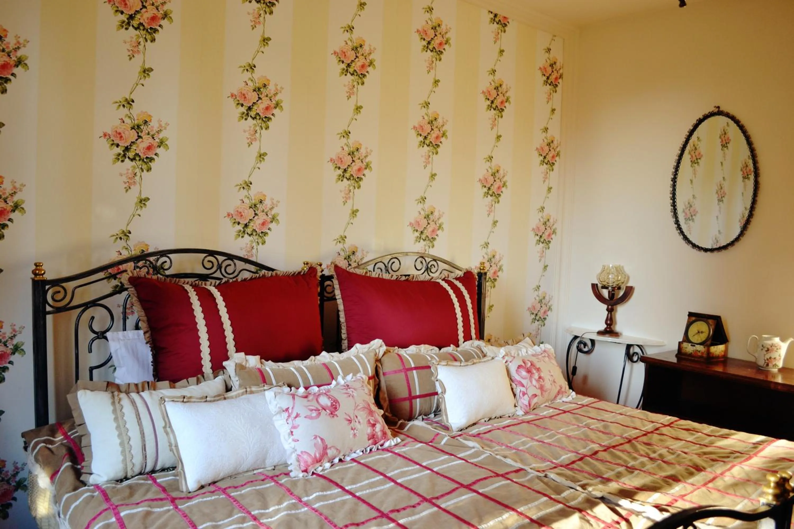 Bed in Villa Castelul Maria
